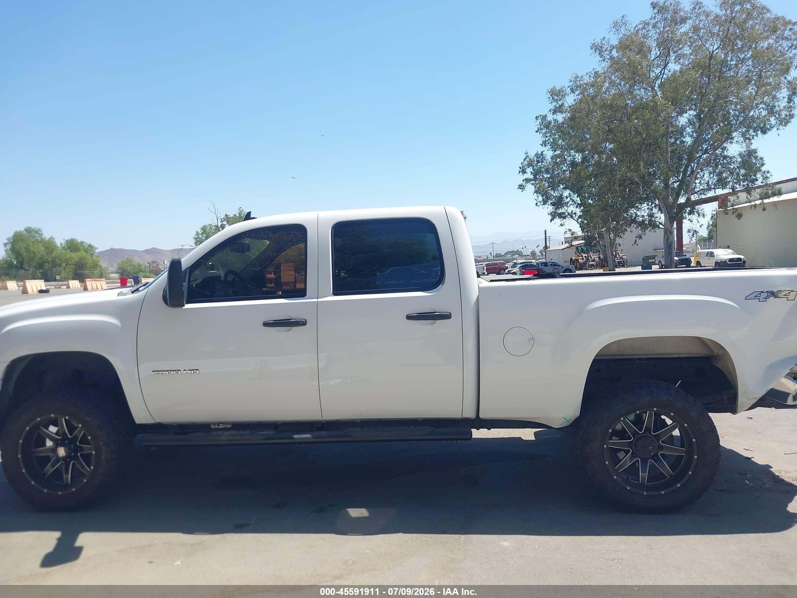 2013 Gmc Sierra 2500hd Sle White vin: 1GT120C87DF216415