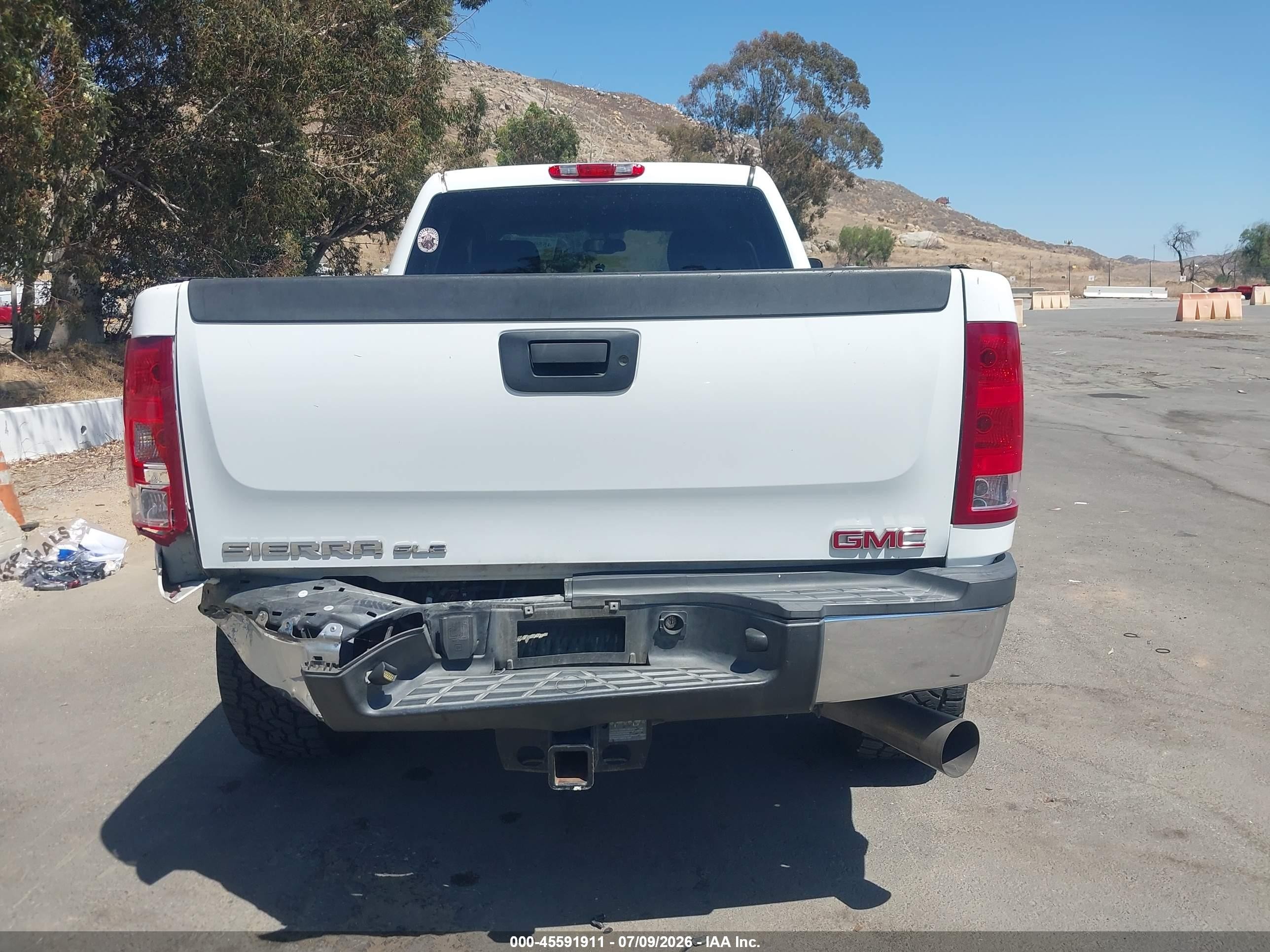 2013 Gmc Sierra 2500hd Sle White vin: 1GT120C87DF216415