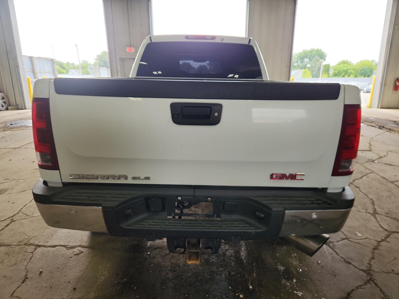 2014 Gmc Sierra K2500 Sle White vin: 1GT120C88EF149213 Damage: Exhaust, Aftermarket, Acceptable