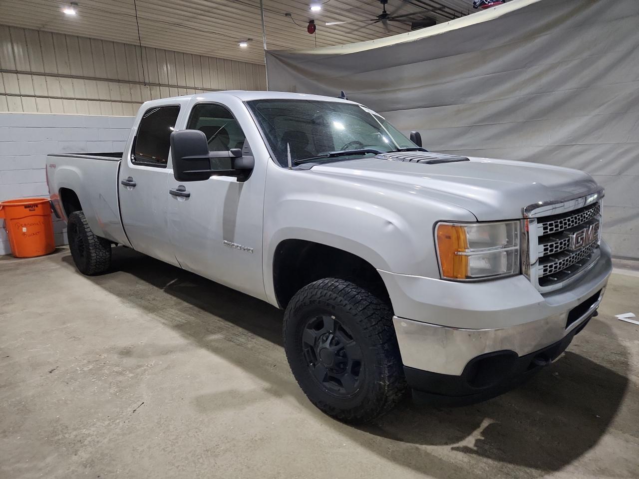 2012 Gmc Sierra K2500 Sle Серебряный vin: 1GT120CG1CF200636 Damage: Right Front Door, Dent(S) W/ Paint Dmg, 4 To 5 Inches