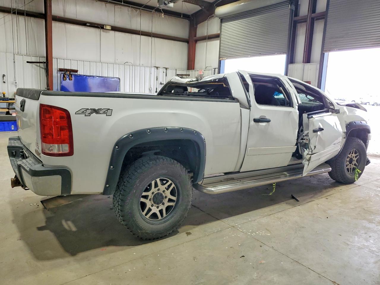 2011 Gmc Sierra K2500 Sle White vin: 1GT120CG3BF194000