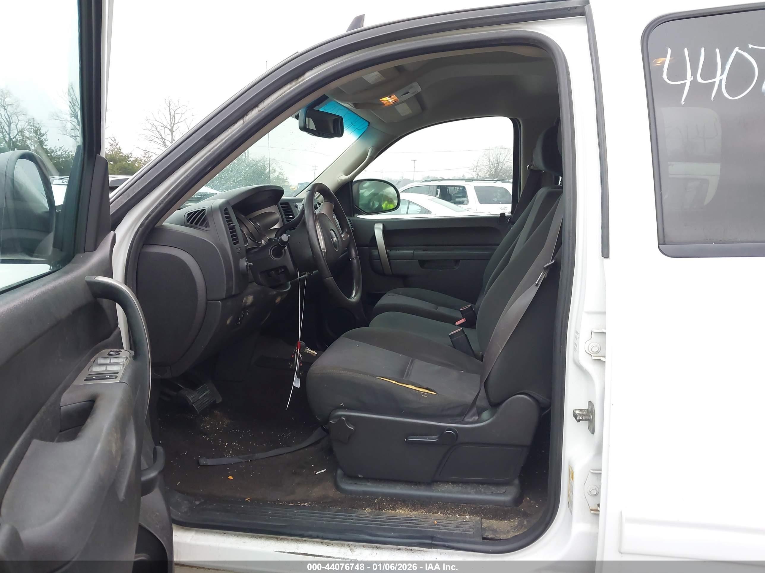 2013 Gmc Sierra 2500hd Sle White vin: 1GT120CG3DF137153
