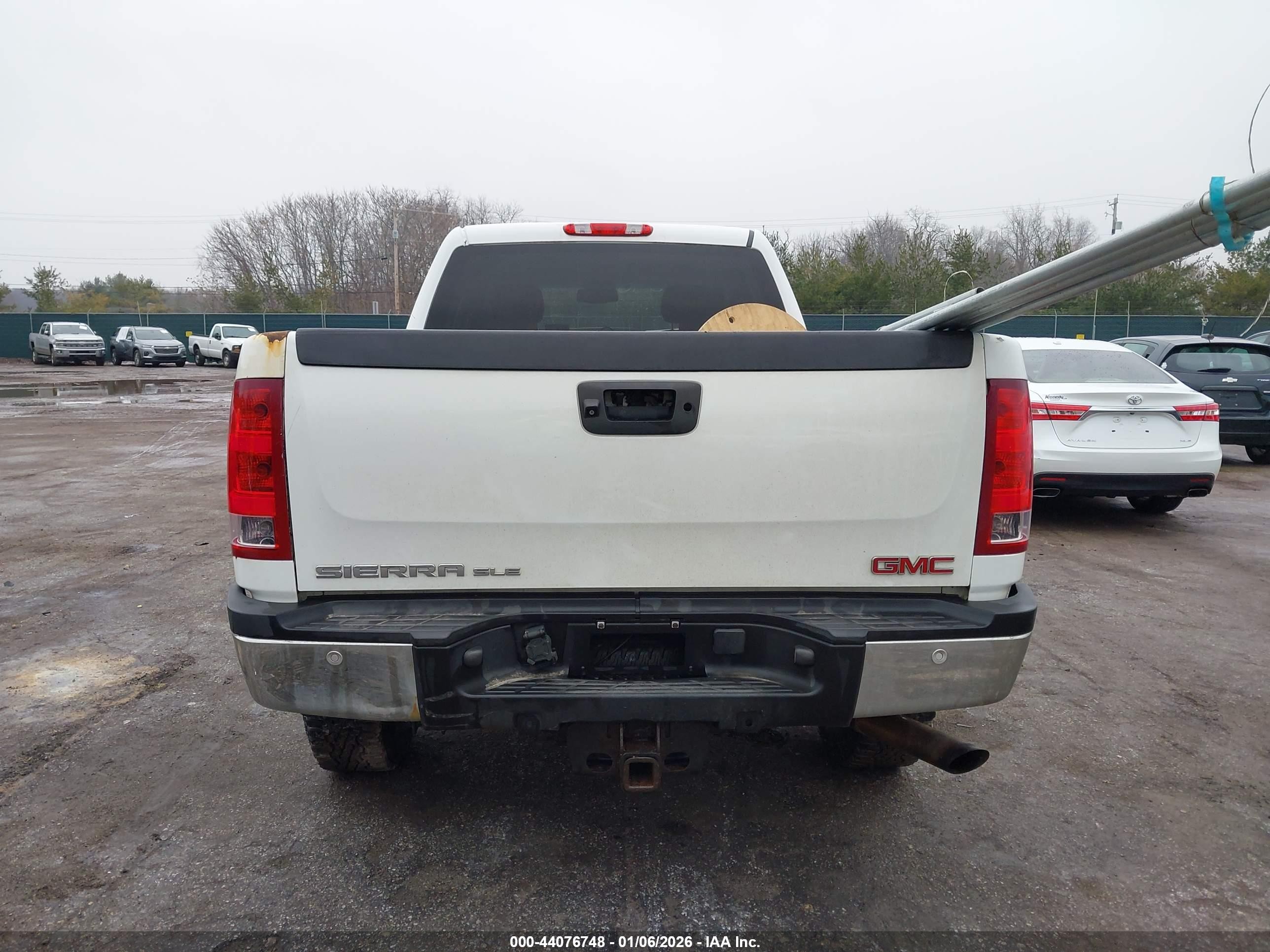 2013 Gmc Sierra 2500hd Sle White vin: 1GT120CG3DF137153