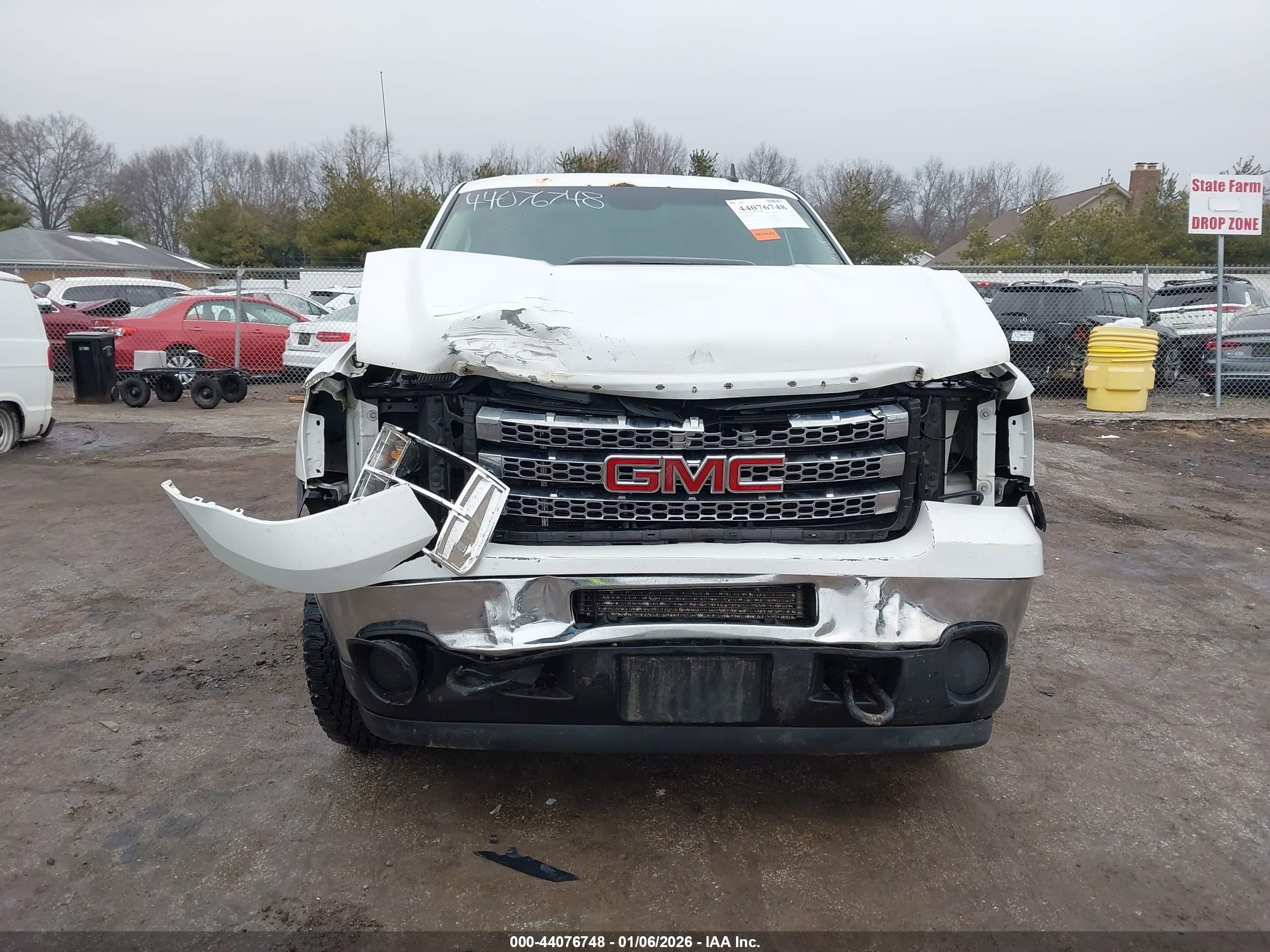 2013 Gmc Sierra 2500hd Sle White vin: 1GT120CG3DF137153