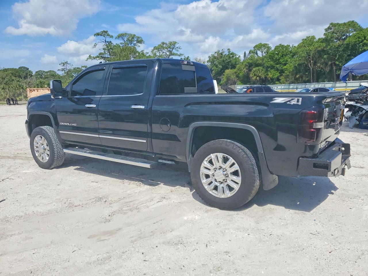 2015 Gmc Sierra K2500 Denali Black vin: 1GT120E80FF501764
