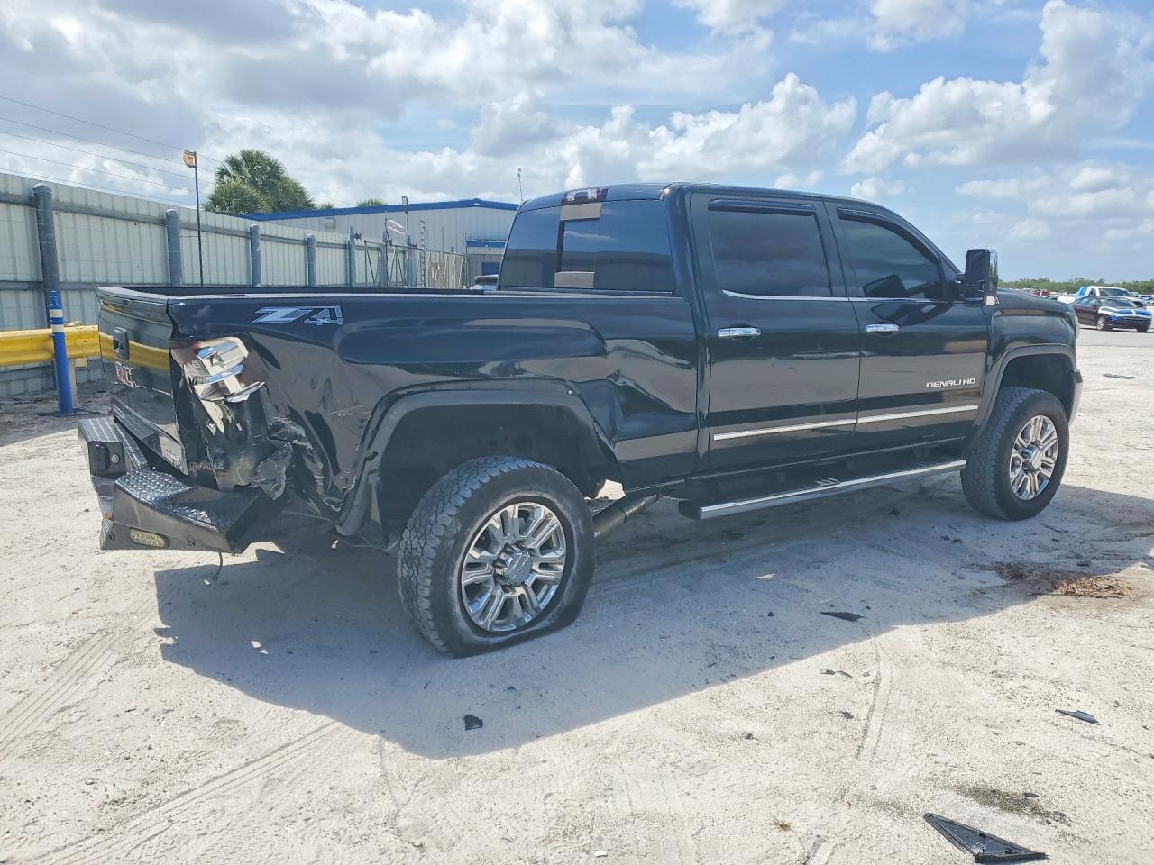 2015 Gmc Sierra K2500 Denali Black vin: 1GT120E80FF501764