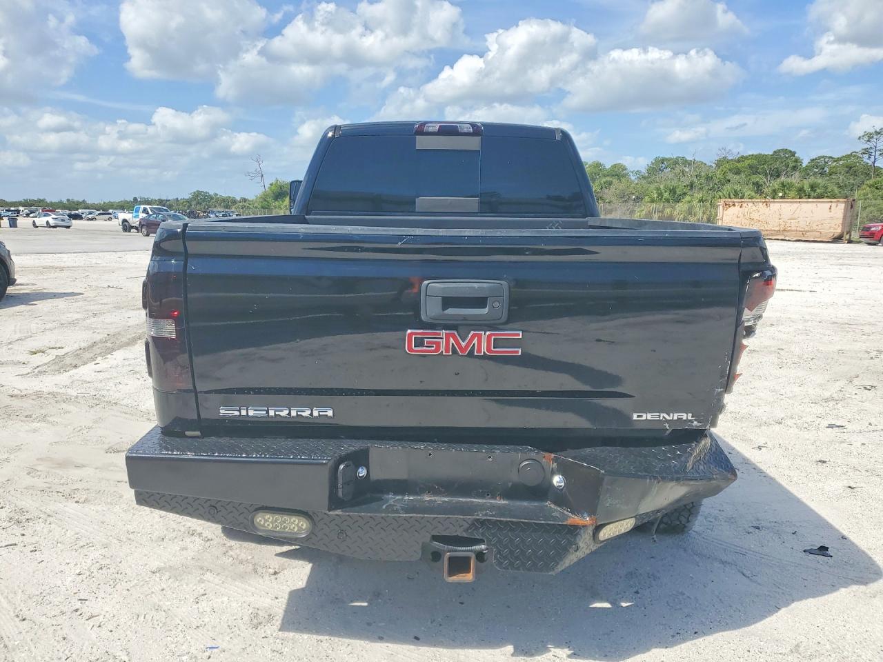 2015 Gmc Sierra K2500 Denali Black vin: 1GT120E80FF501764