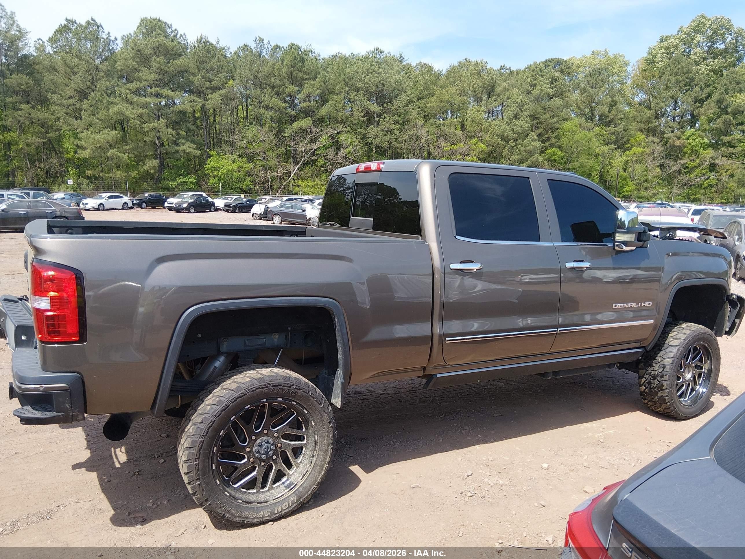 2015 Gmc Sierra 2500hd Denali Brown vin: 1GT120E80FF533260