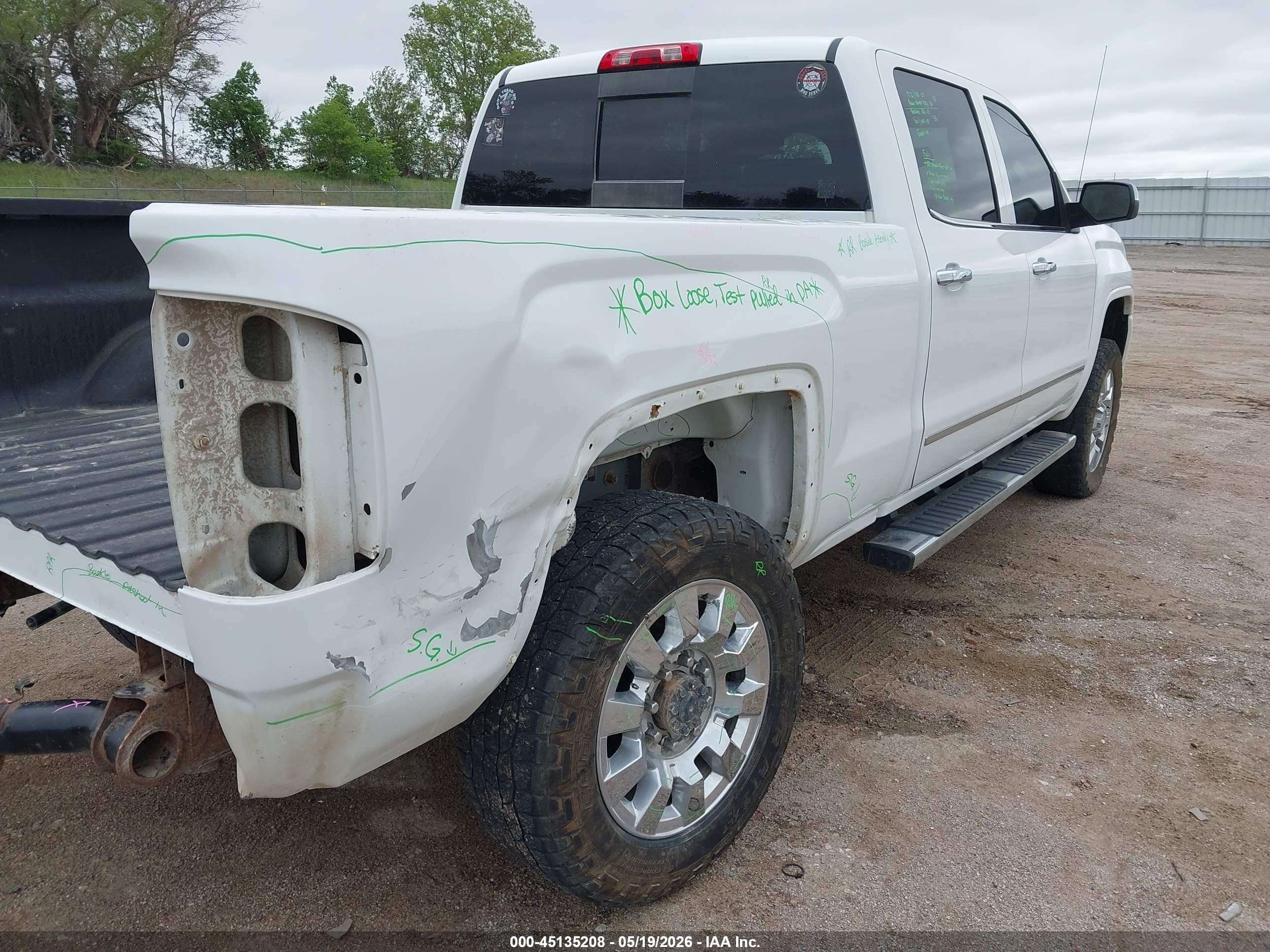 2015 Gmc Sierra 2500hd Denali White vin: 1GT120E84FF506661