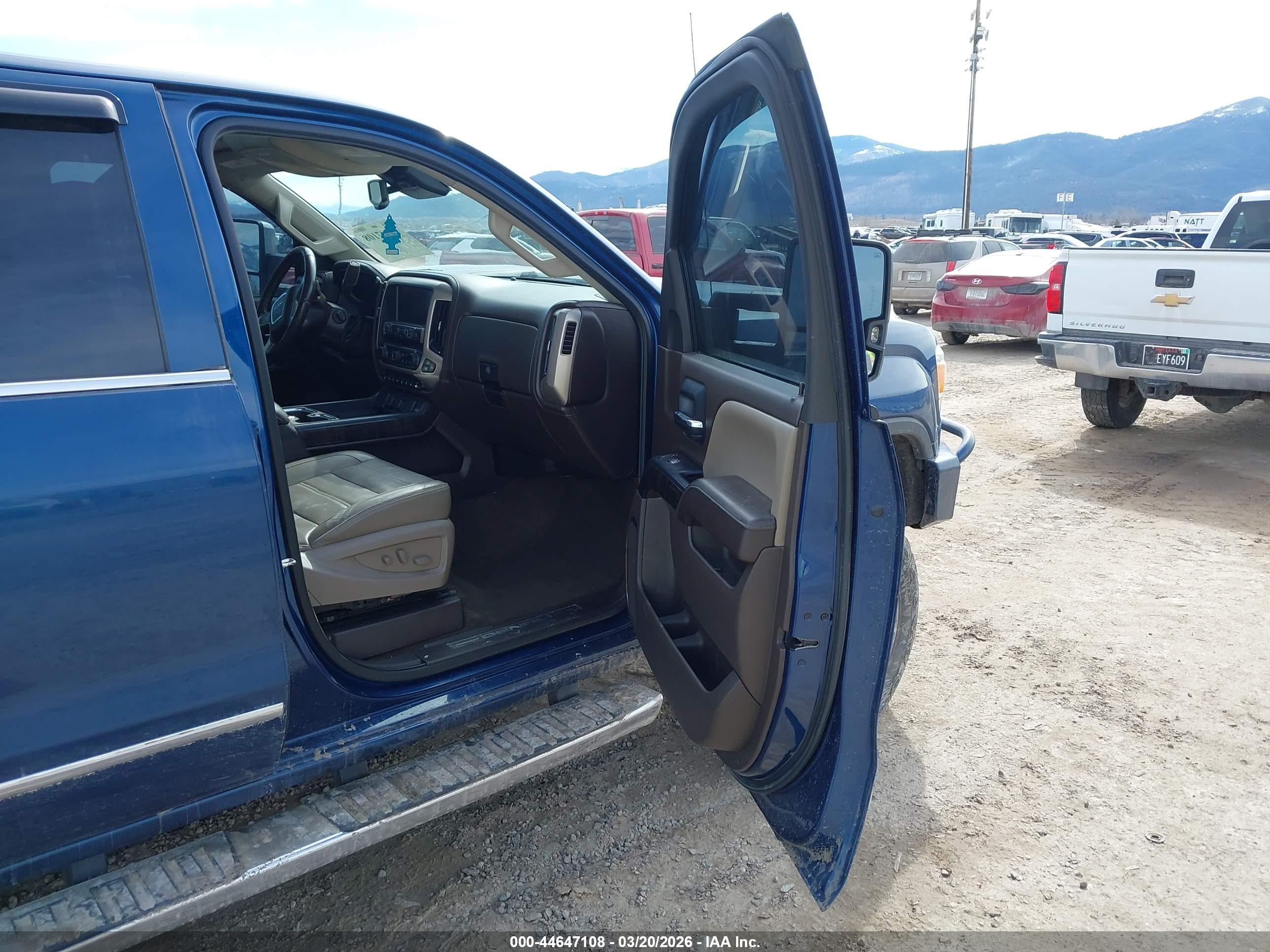 2015 Gmc Sierra 2500hd Denali Синий vin: 1GT120E88FF575157