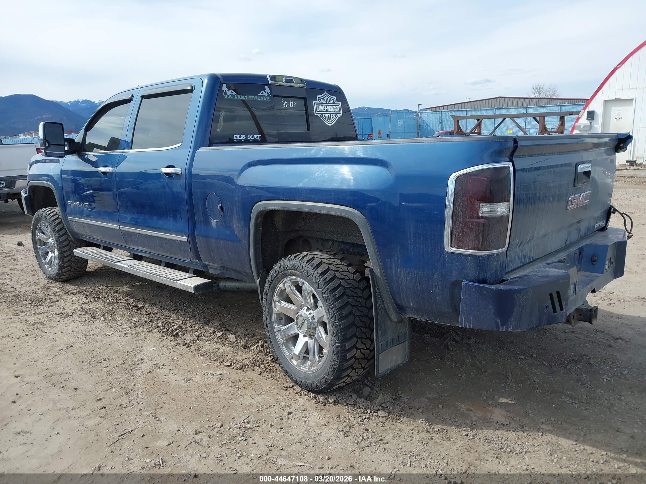 2015 Gmc Sierra 2500hd Denali Синий vin: 1GT120E88FF575157