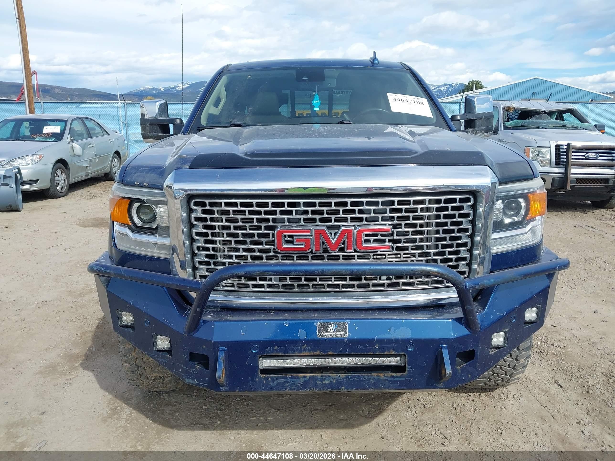 2015 Gmc Sierra 2500hd Denali Синий vin: 1GT120E88FF575157