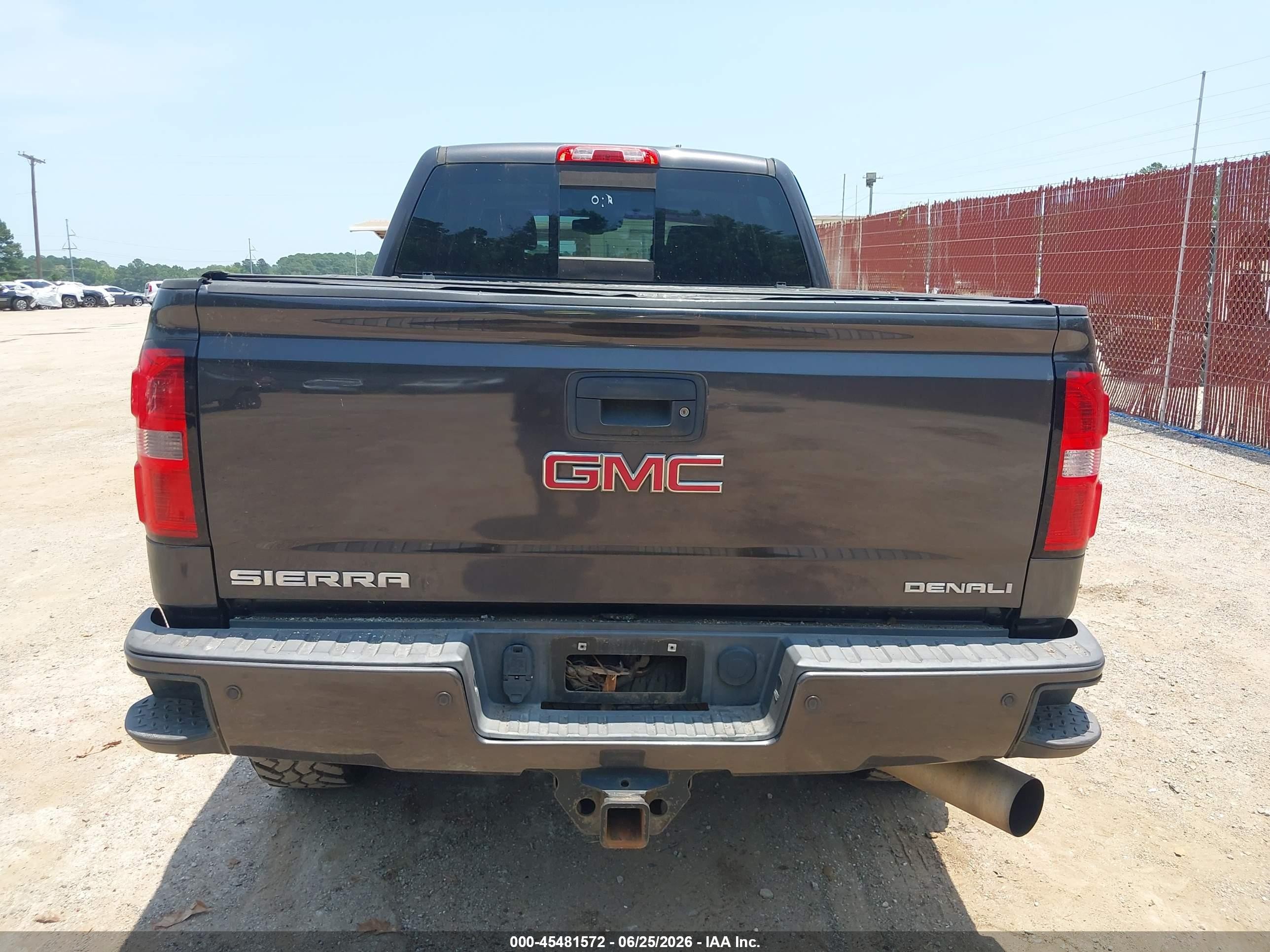 2015 Gmc Sierra 2500hd Denali Gray vin: 1GT120E8XFF180655