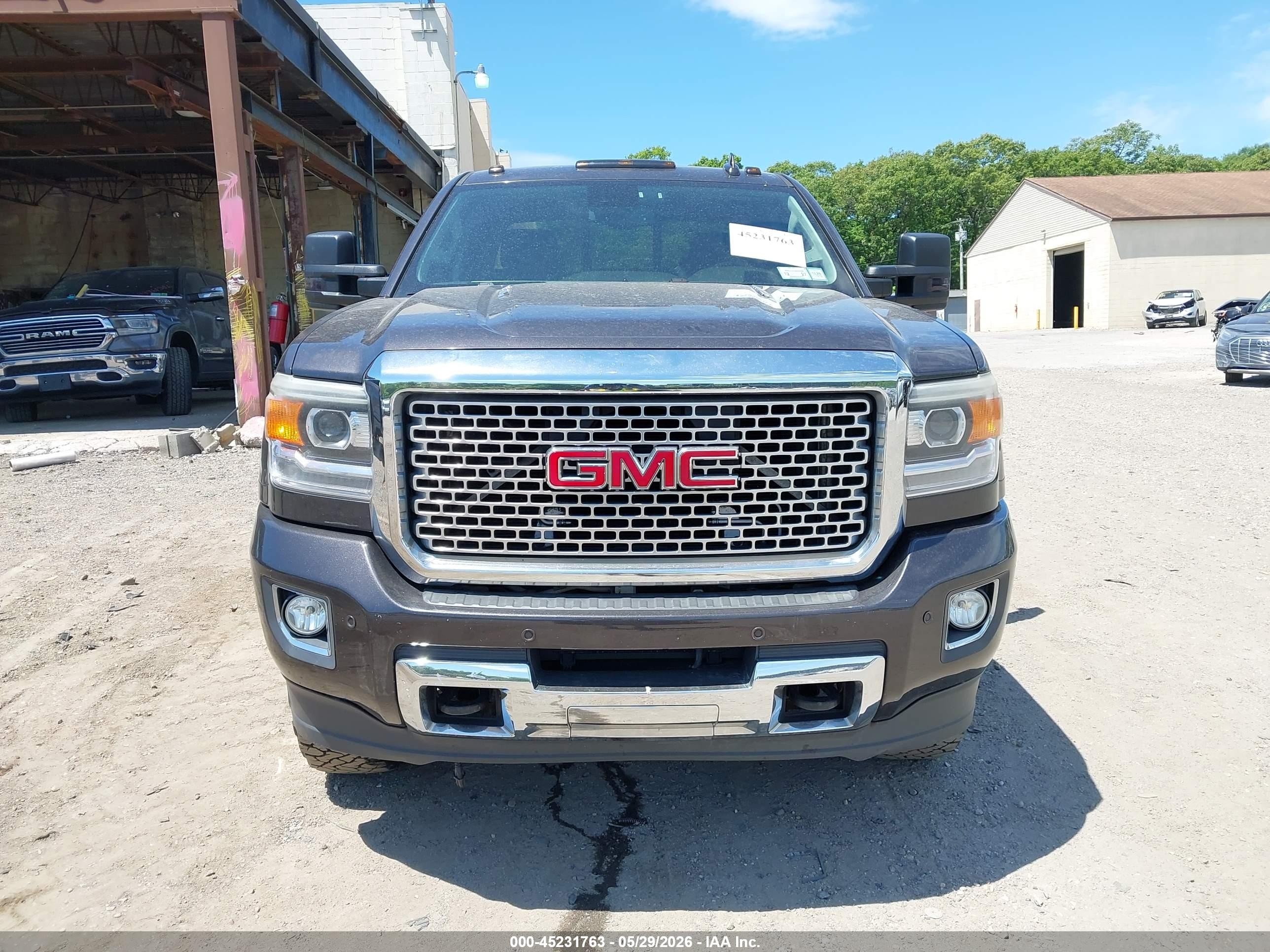 2015 Gmc Sierra 2500hd Denali Gray vin: 1GT120E8XFF563902