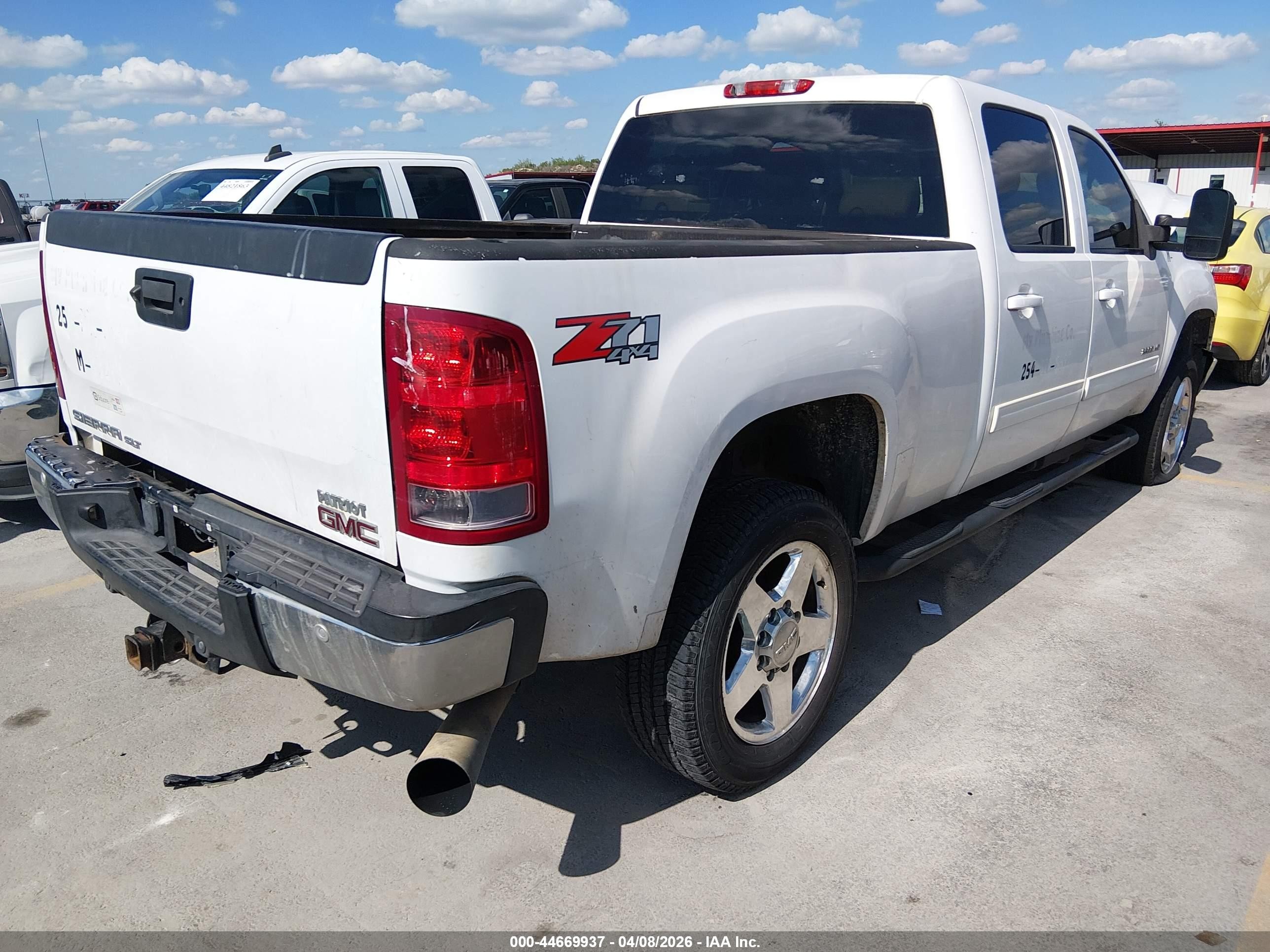 2011 Gmc Sierra 2500hd Slt White vin: 1GT121C85BF250646