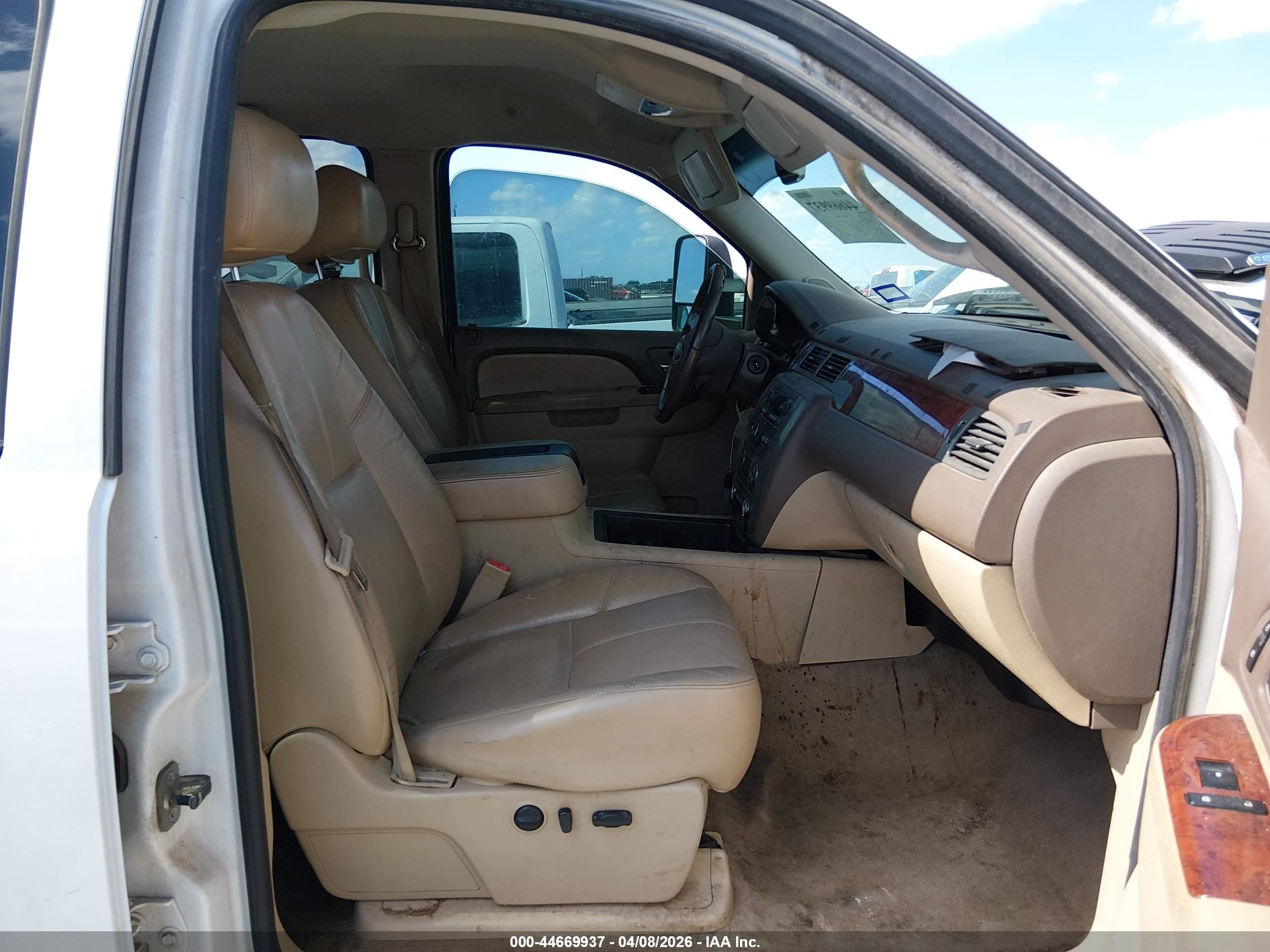 2011 Gmc Sierra 2500hd Slt White vin: 1GT121C85BF250646