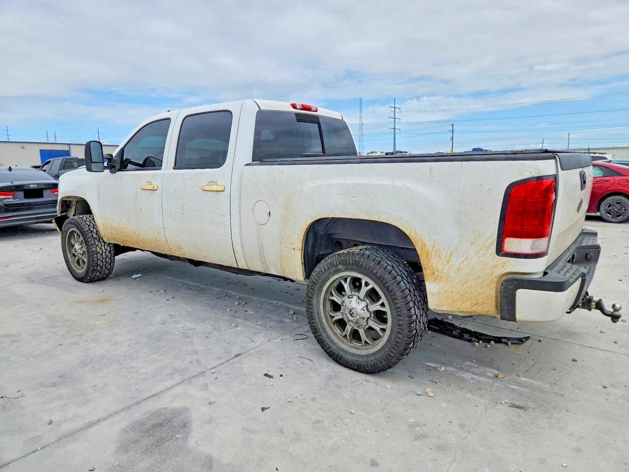 2011 Gmc Sierra K2500 Denali White vin: 1GT125C80BF254479