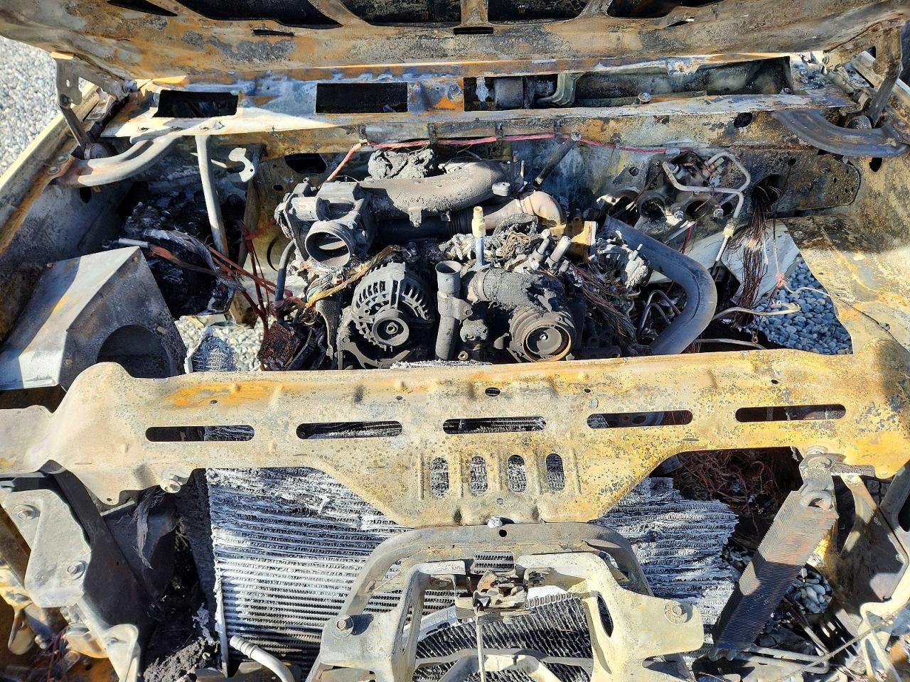 2011 Gmc Sierra K2500 Denali Burn vin: 1GT125C81BF137526