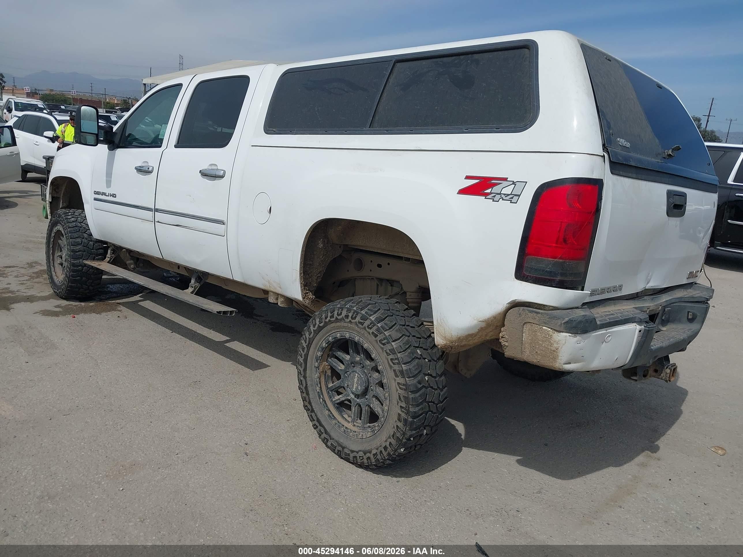 2011 Gmc Sierra 2500hd Denali White vin: 1GT125C86BF205707