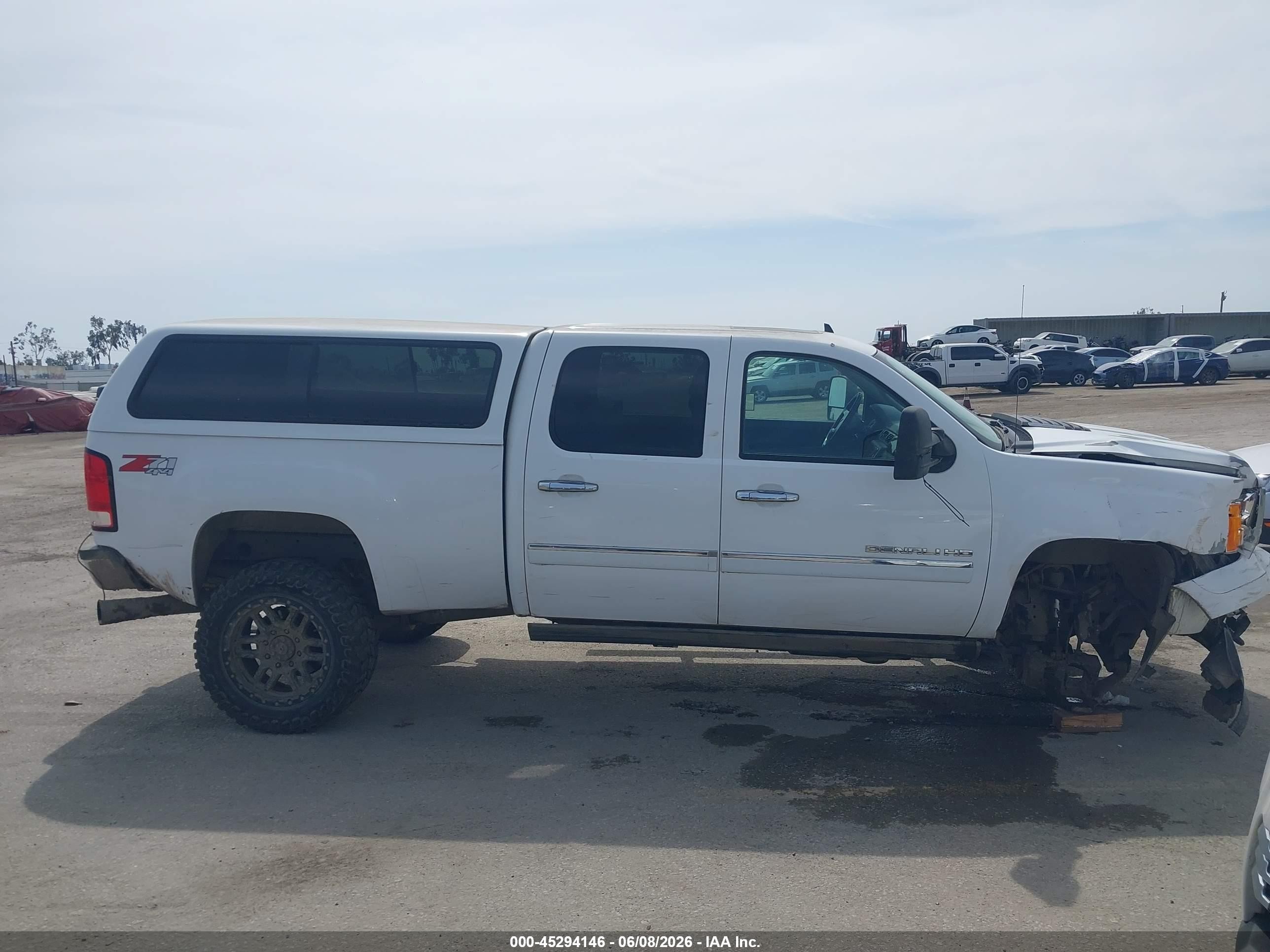 2011 Gmc Sierra 2500hd Denali White vin: 1GT125C86BF205707