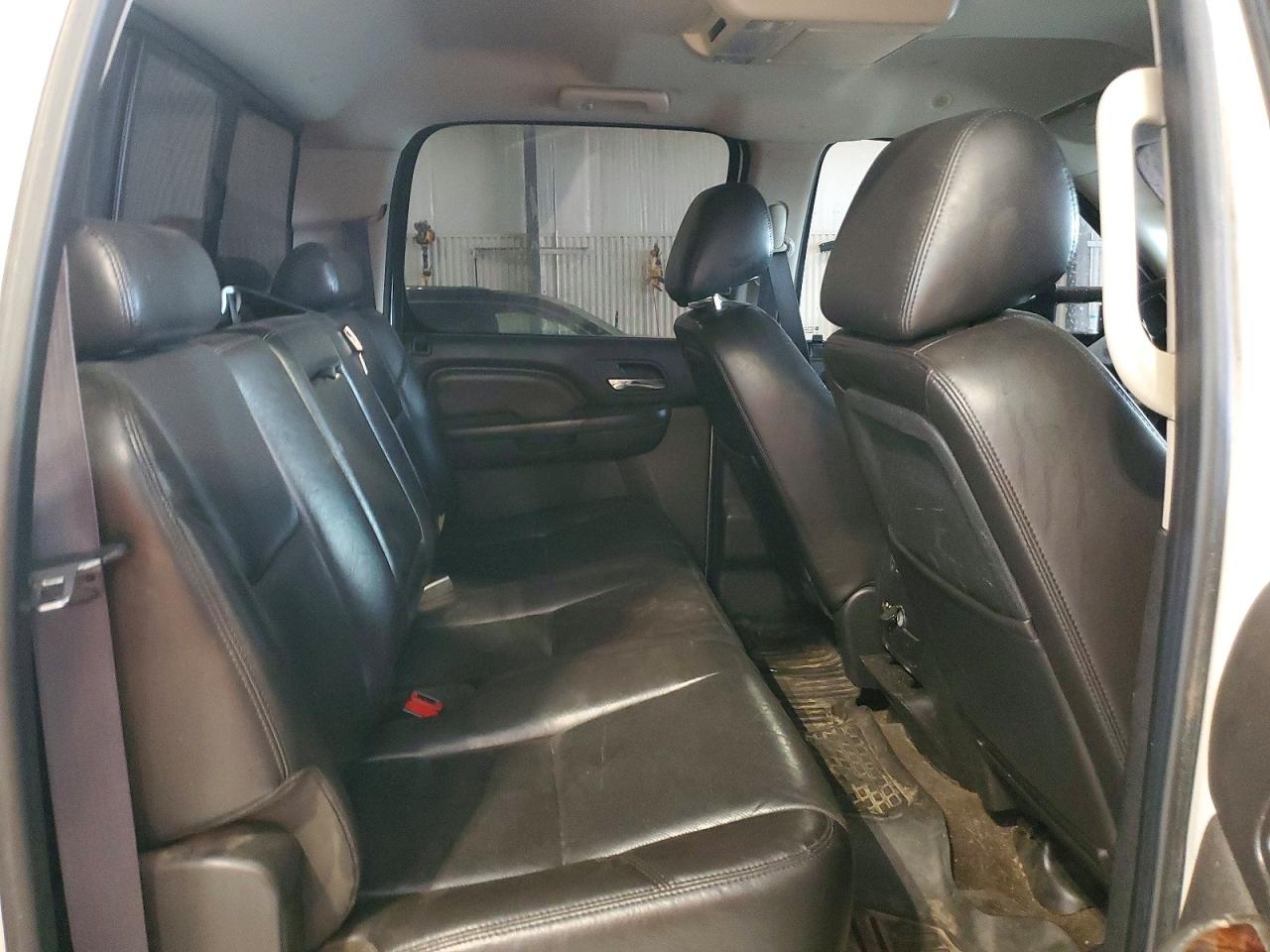 2011 Gmc Sierra K2500 Denali White vin: 1GT125C87BF158137