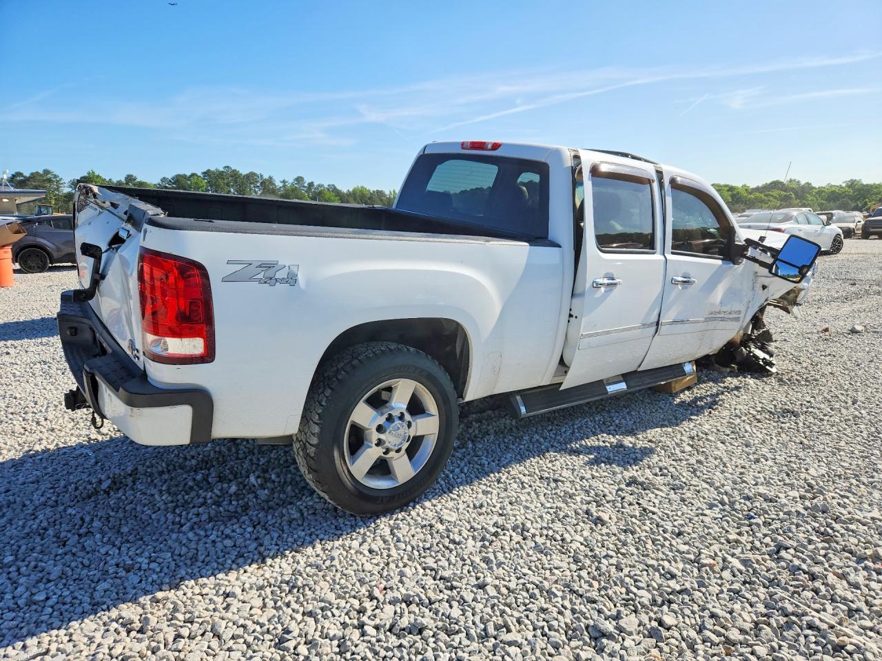 2011 Gmc Sierra K2500 Denali White vin: 1GT125C8XBF166376
