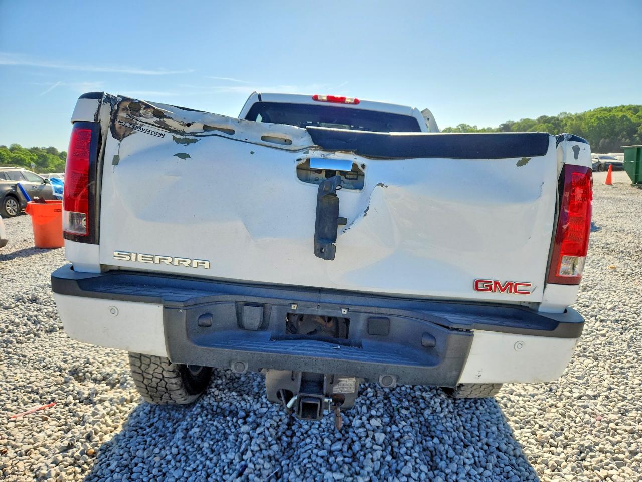 2011 Gmc Sierra K2500 Denali White vin: 1GT125C8XBF166376