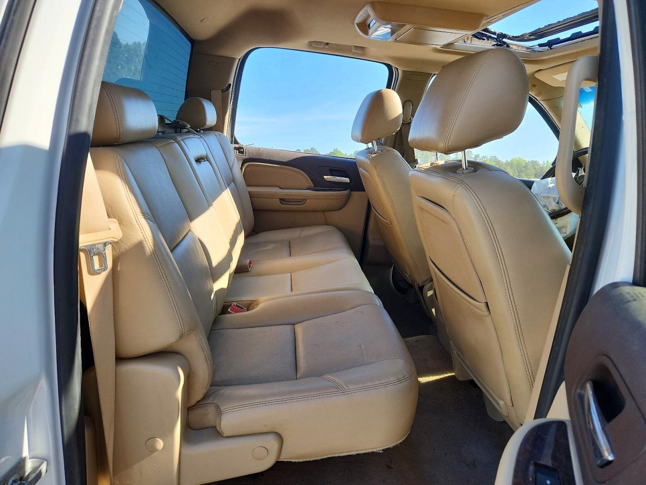 2011 Gmc Sierra K2500 Denali White vin: 1GT125C8XBF166376