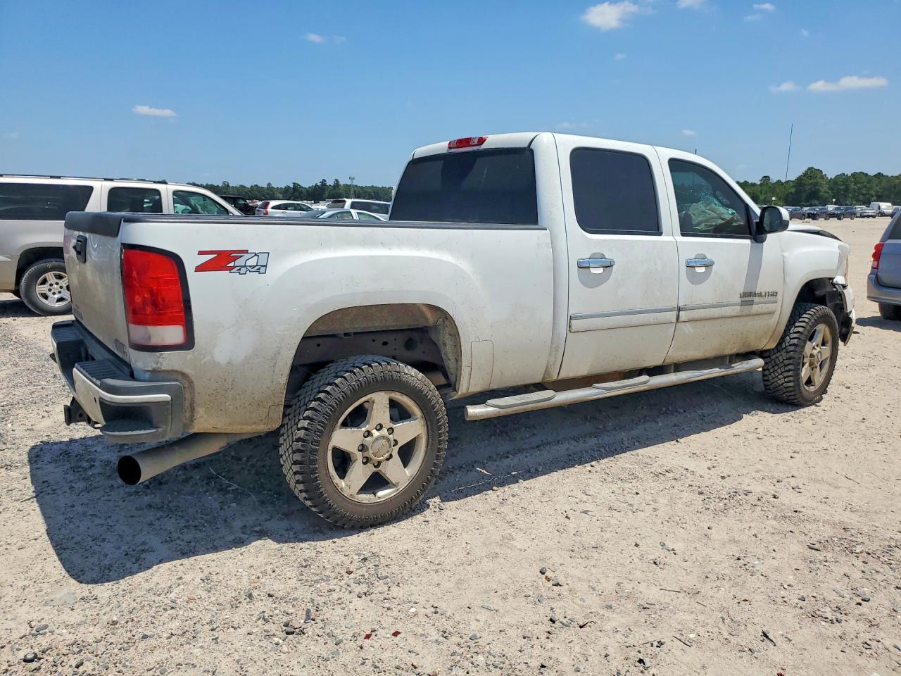 2011 Gmc Sierra K2500 Denali White vin: 1GT125C8XBF264744