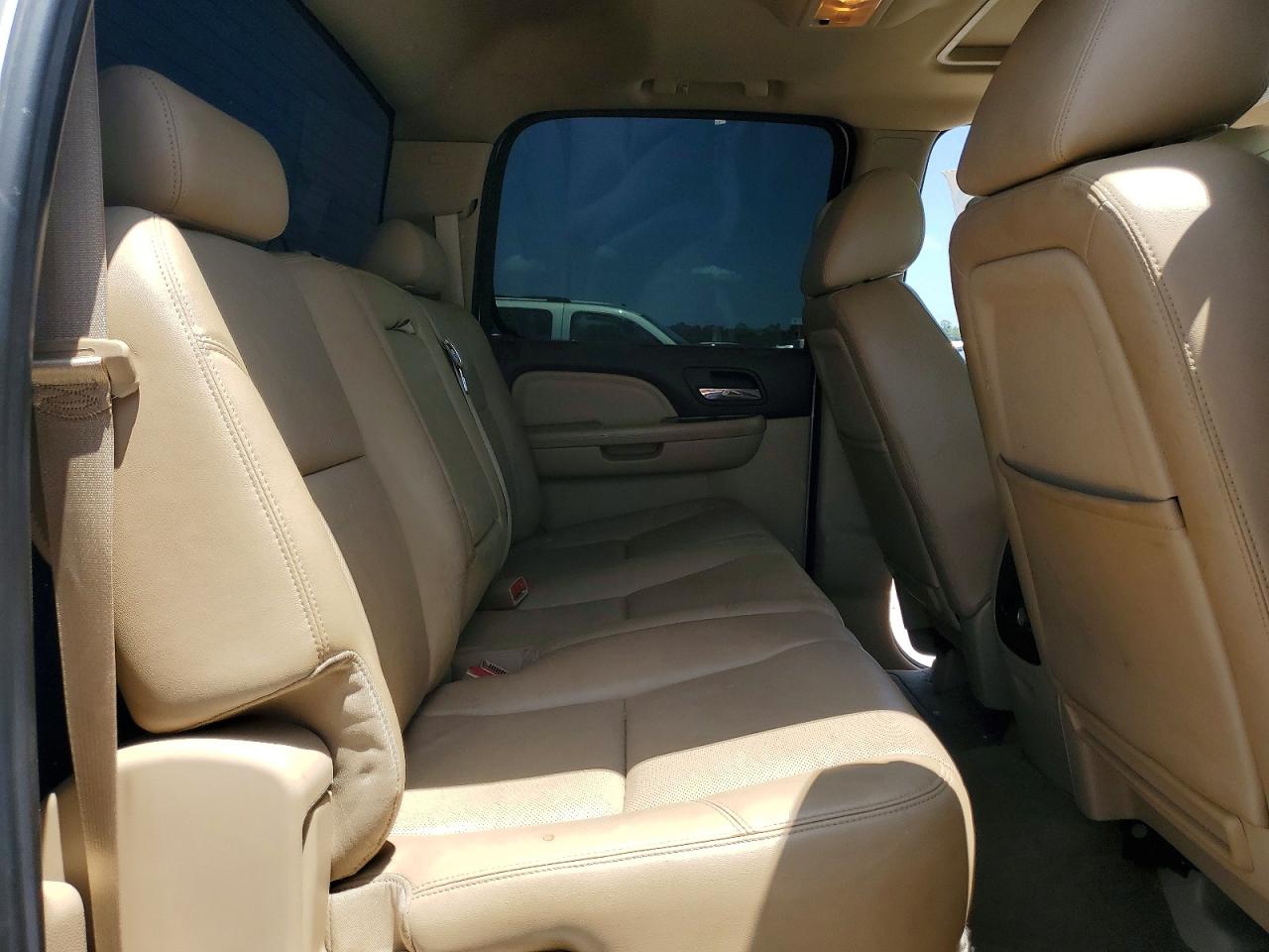 2011 Gmc Sierra K2500 Denali White vin: 1GT125C8XBF264744