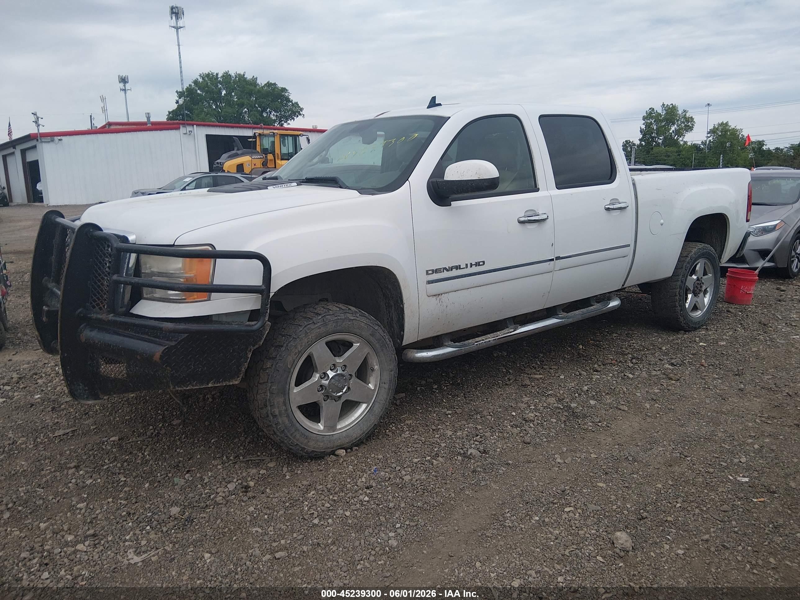 2011 Gmc Sierra 2500hd Denali Белый vin: 1GT125CG1BF260198