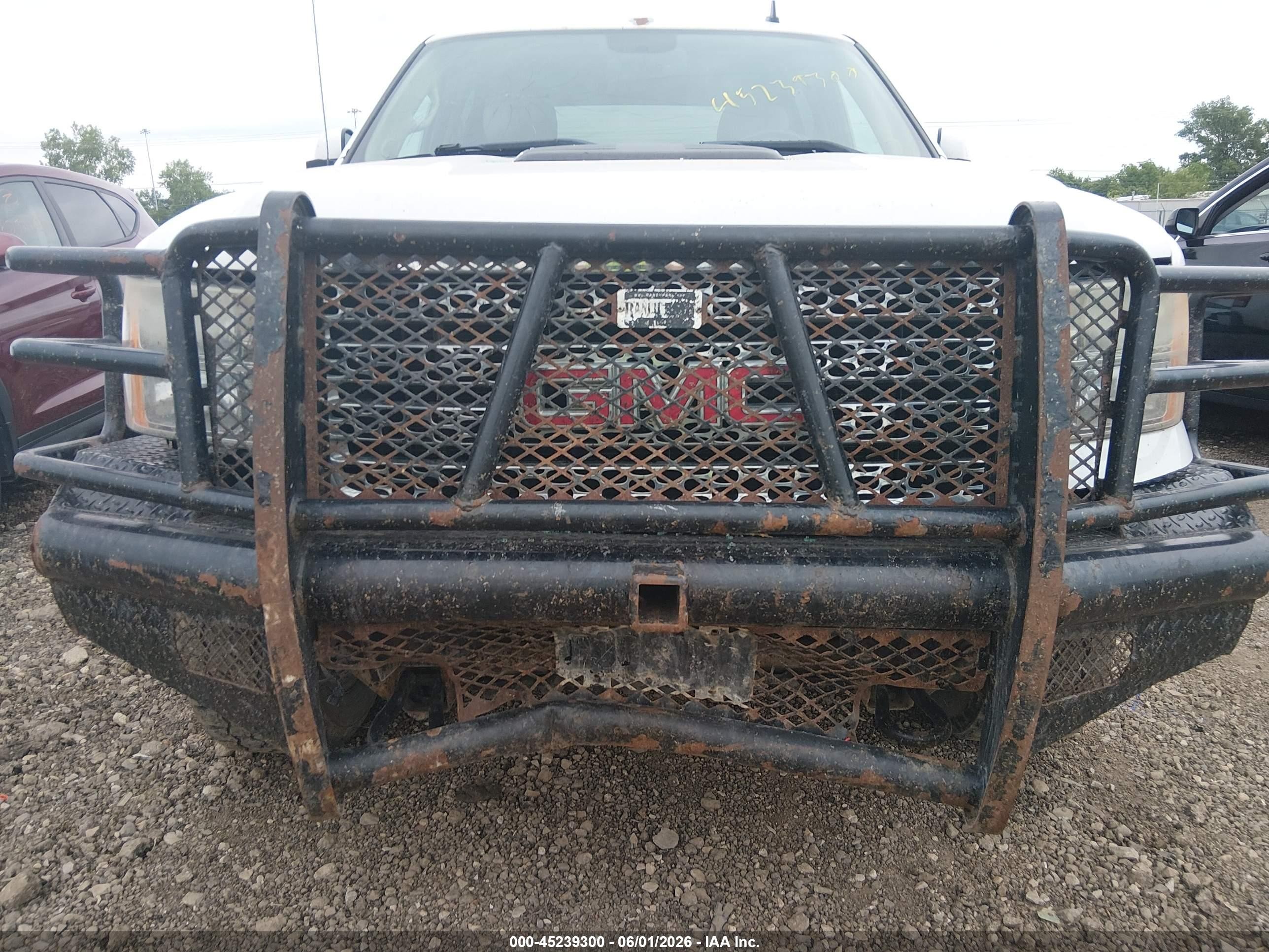 2011 Gmc Sierra 2500hd Denali Белый vin: 1GT125CG1BF260198