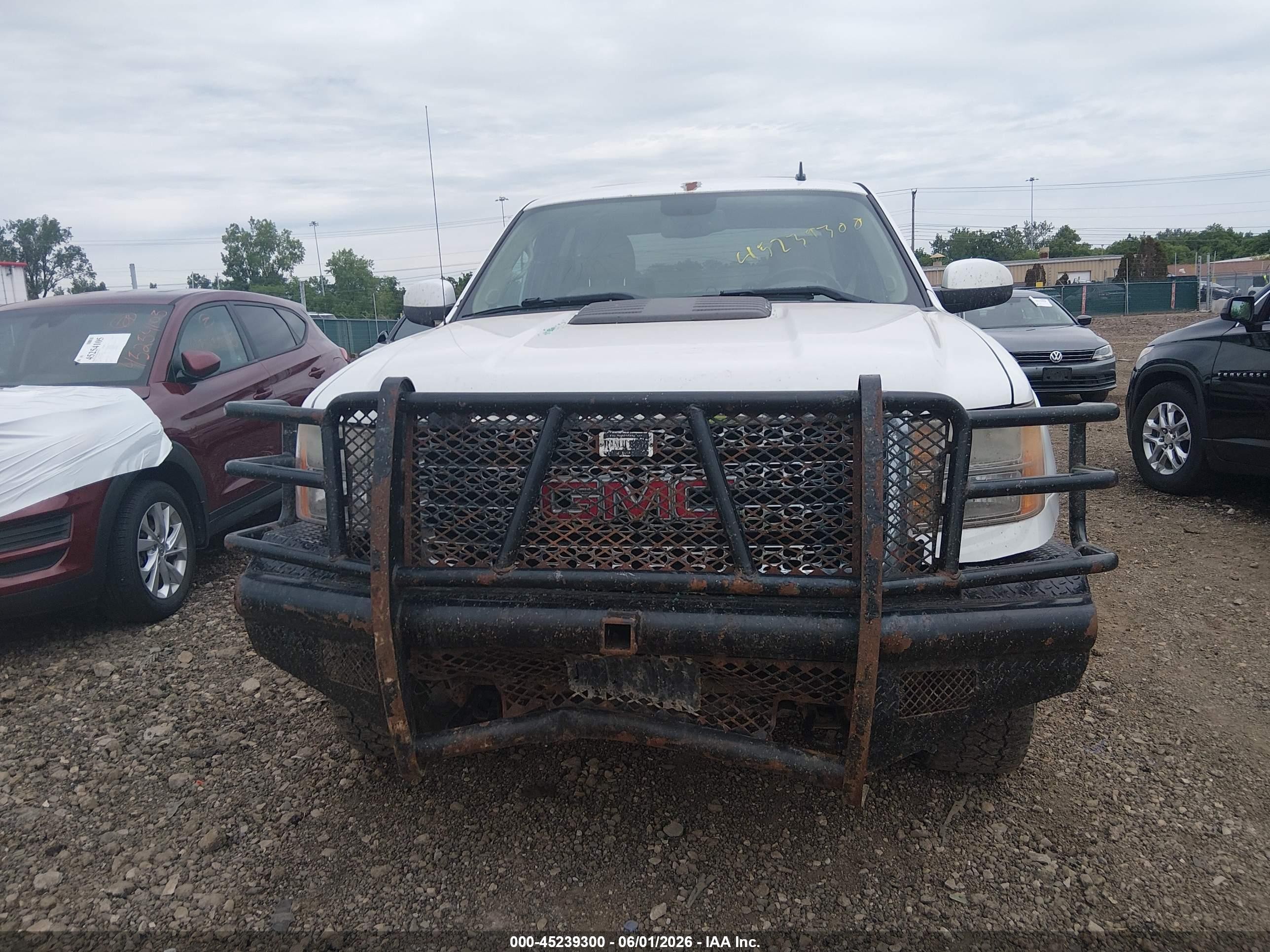 2011 Gmc Sierra 2500hd Denali Белый vin: 1GT125CG1BF260198