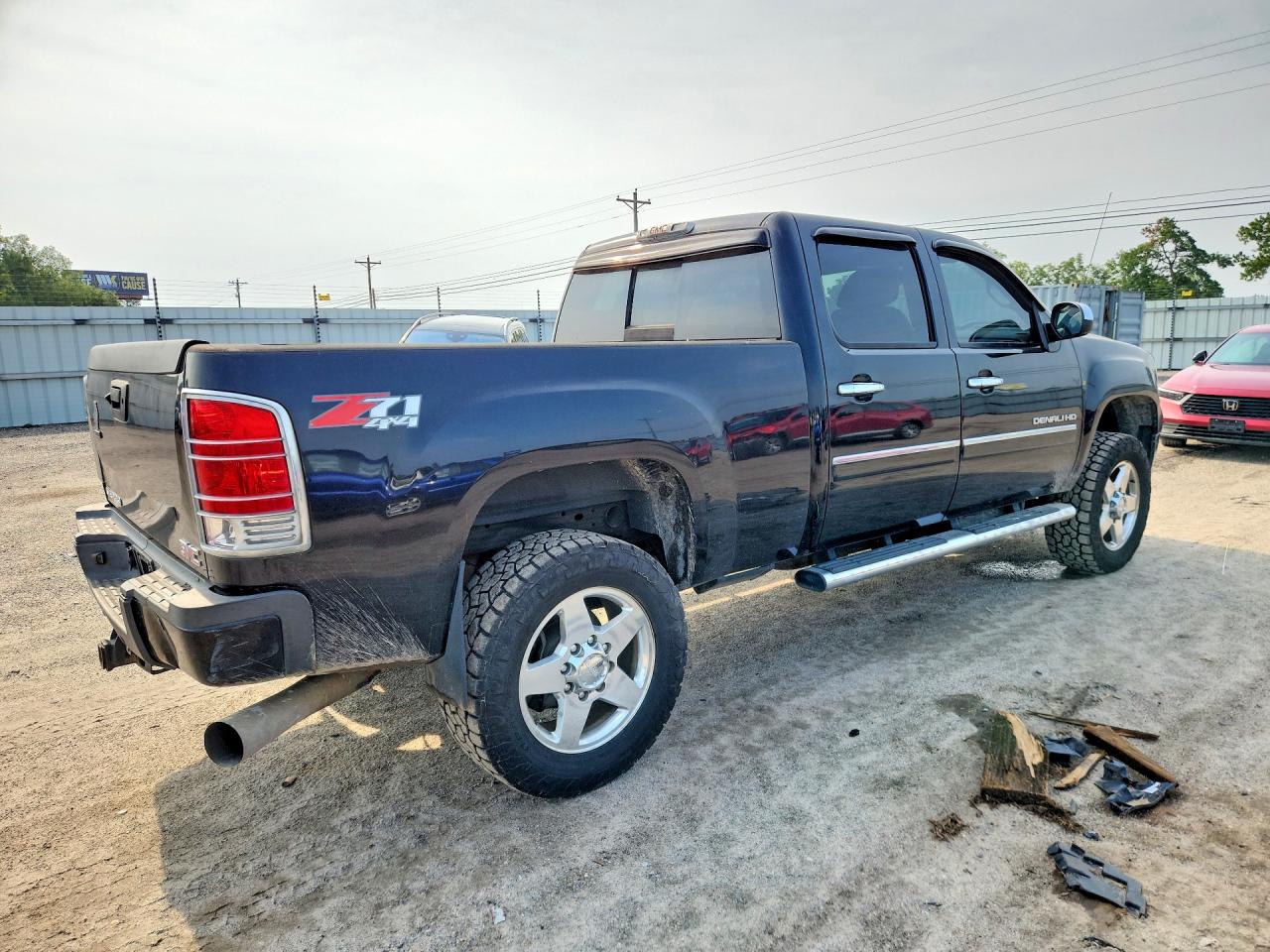 2013 Gmc Sierra K2500 Denali Black vin: 1GT125E80DF117784