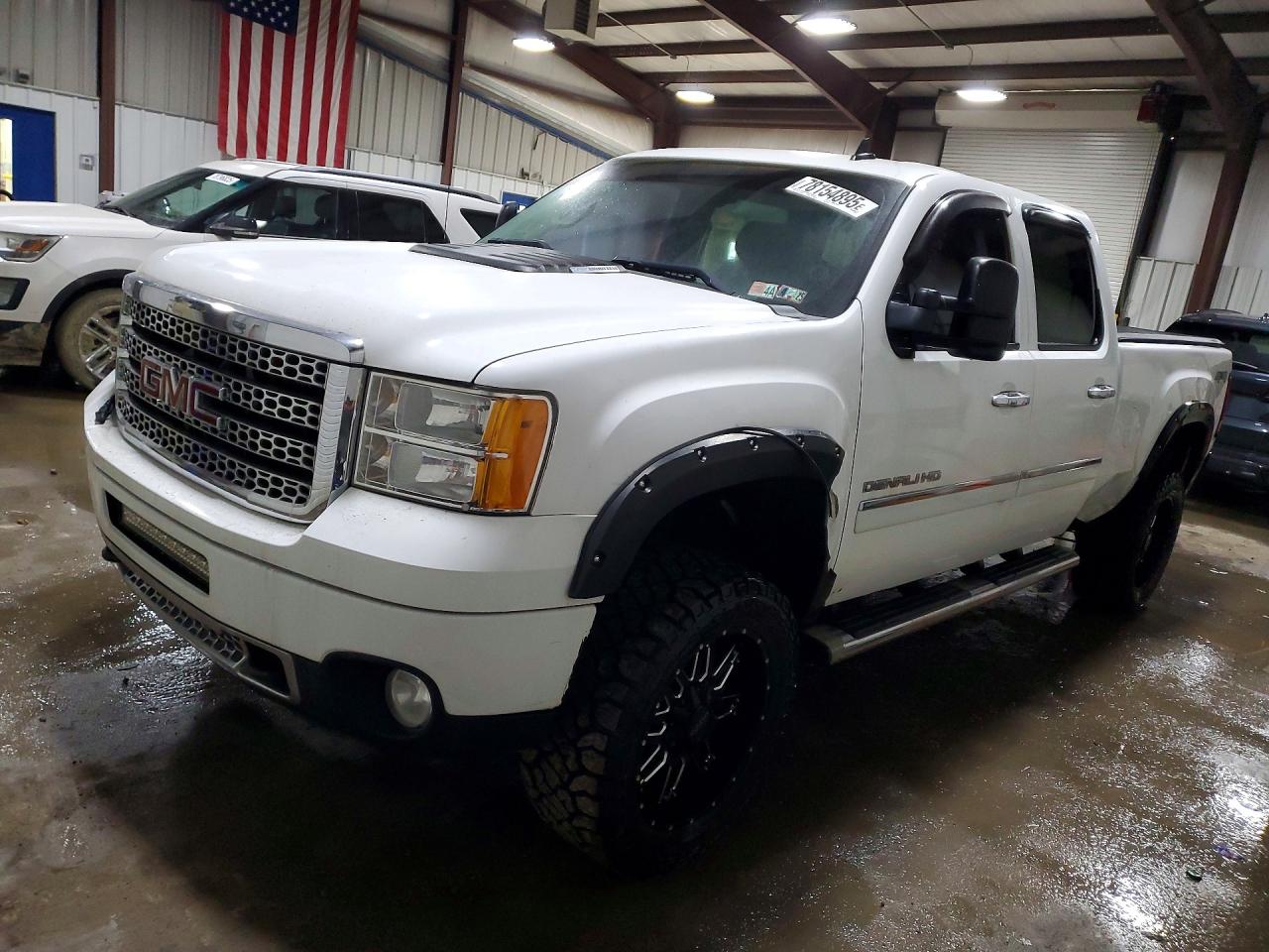 2012 Gmc Sierra K2500 Denali White vin: 1GT125E83CF194955