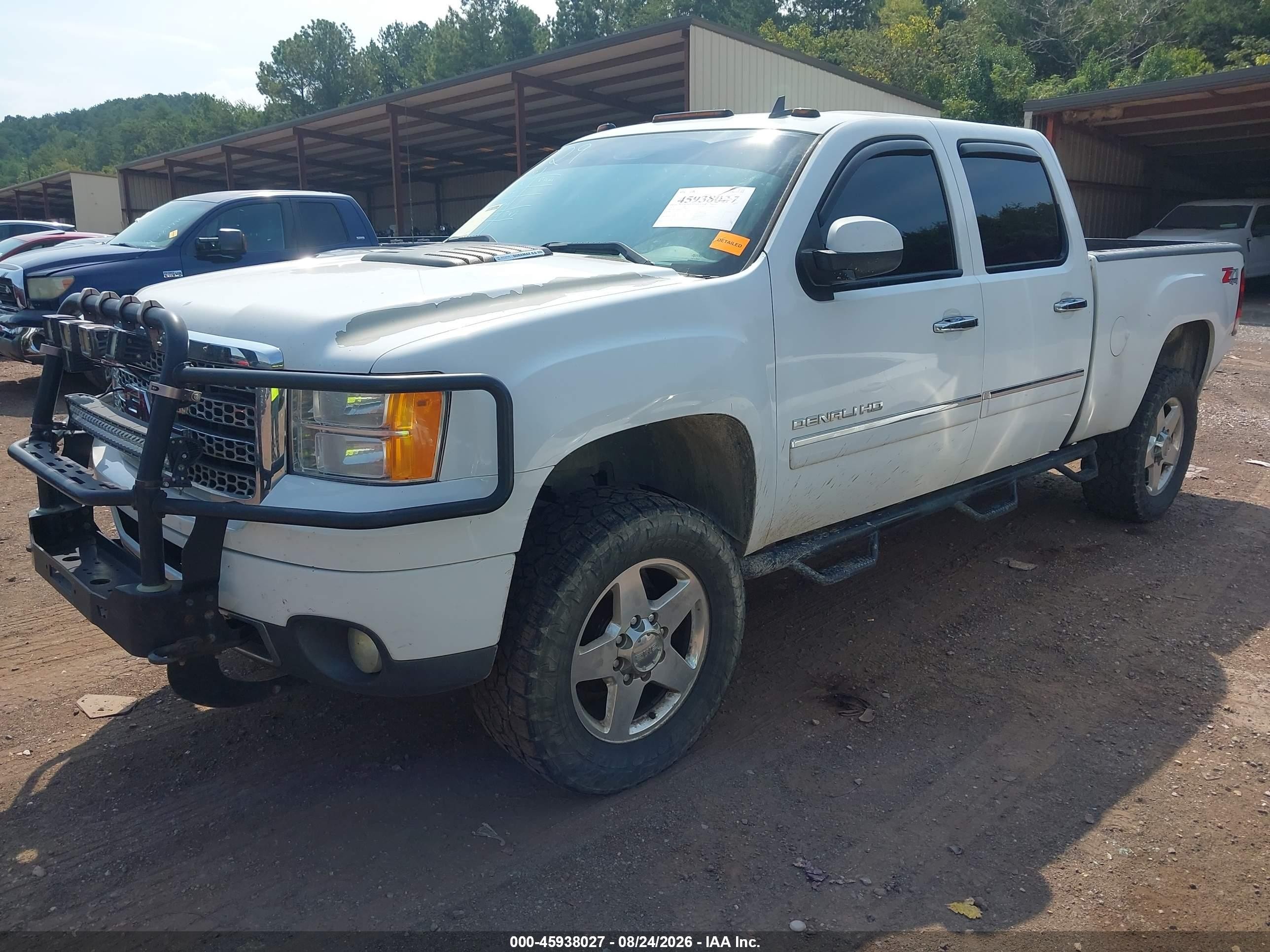 2013 Gmc Sierra 2500hd Denali White vin: 1GT125E84DF233389