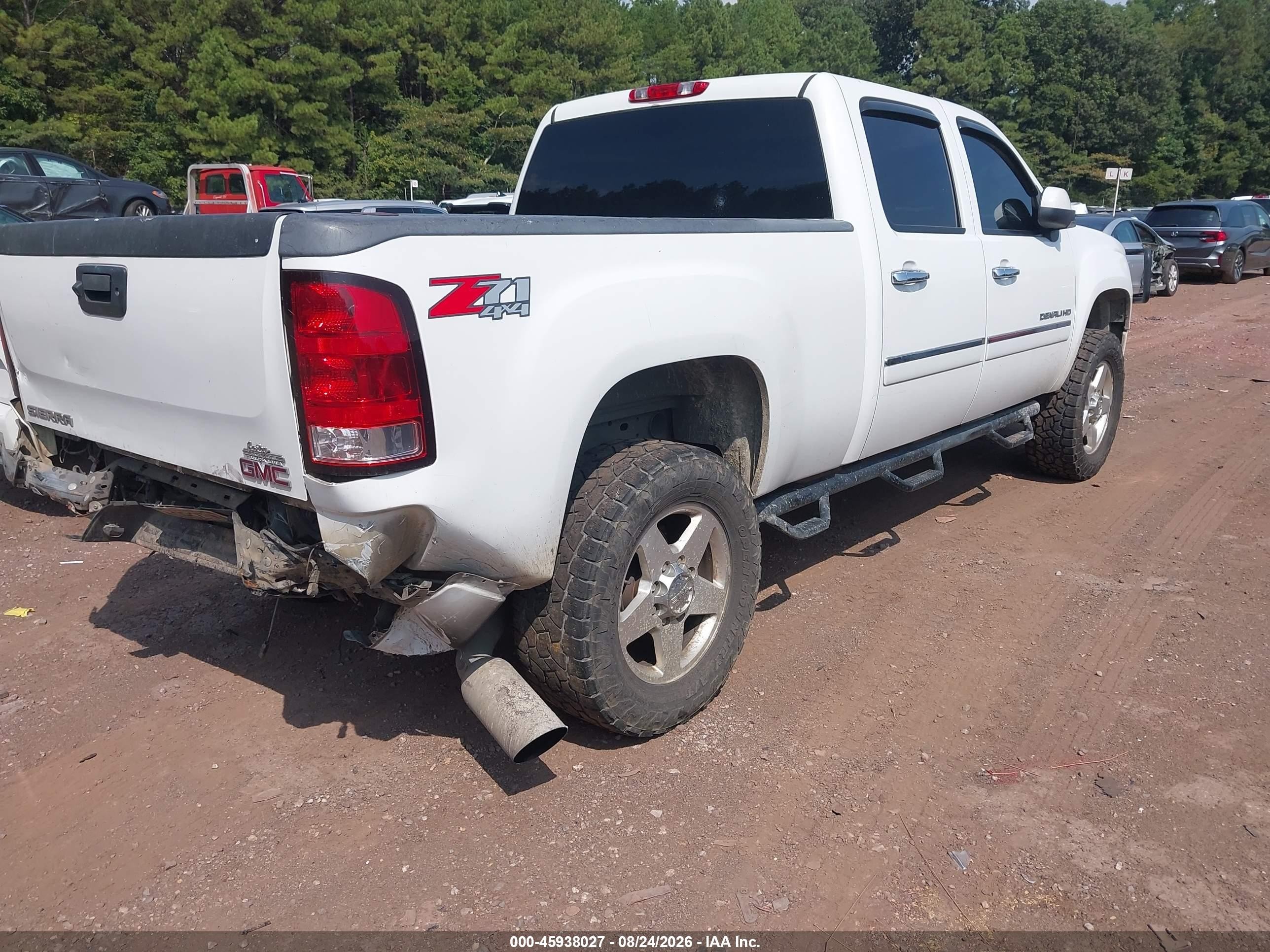 2013 Gmc Sierra 2500hd Denali White vin: 1GT125E84DF233389