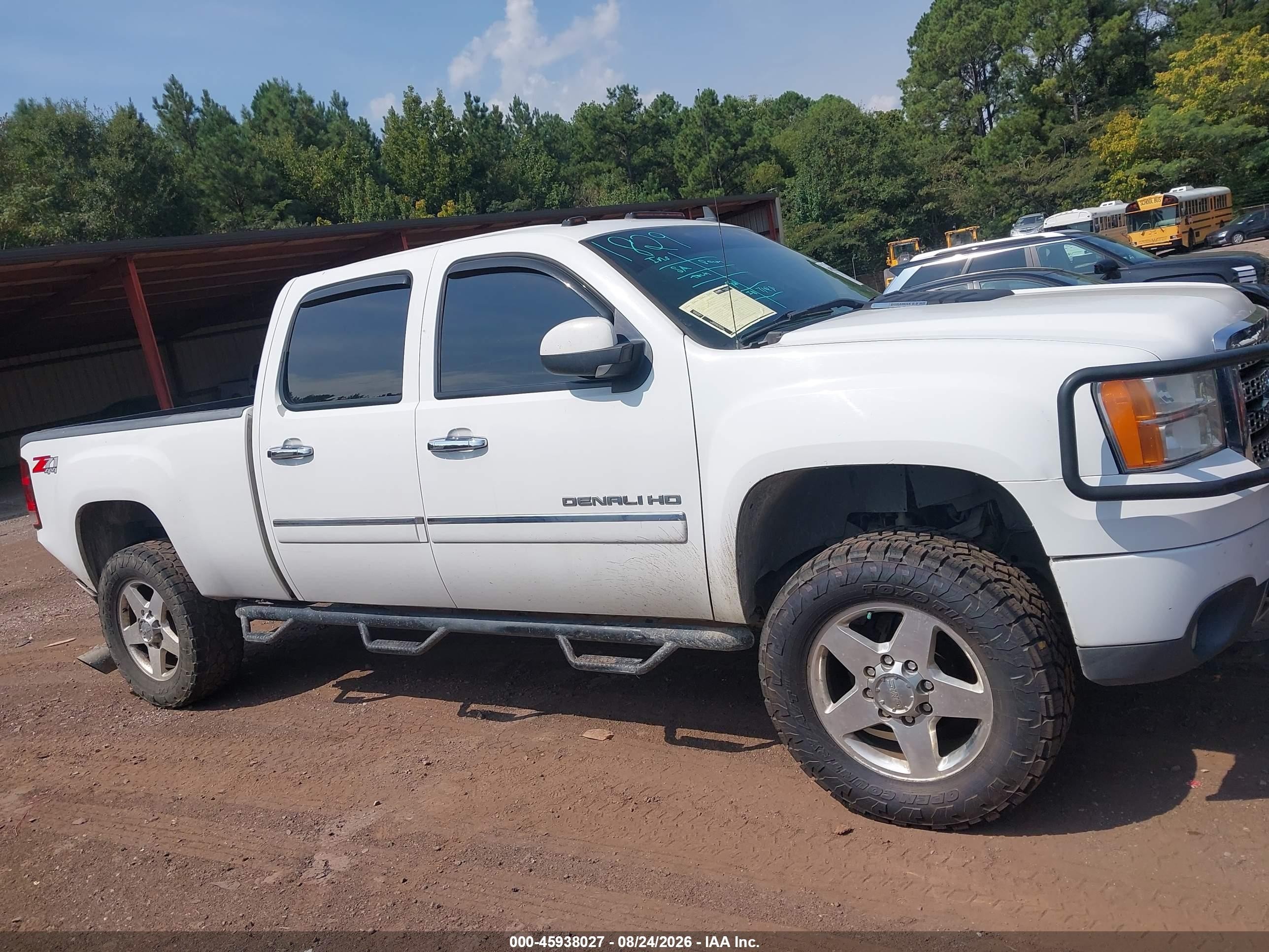 2013 Gmc Sierra 2500hd Denali White vin: 1GT125E84DF233389