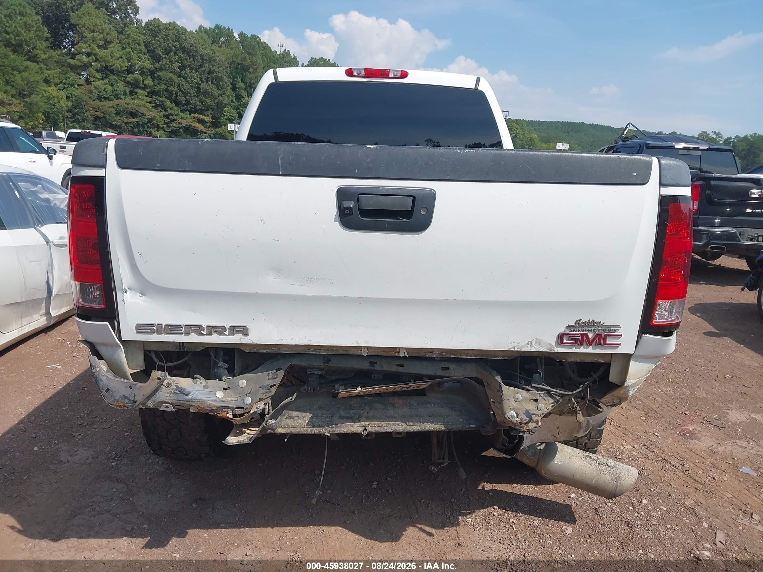 2013 Gmc Sierra 2500hd Denali White vin: 1GT125E84DF233389