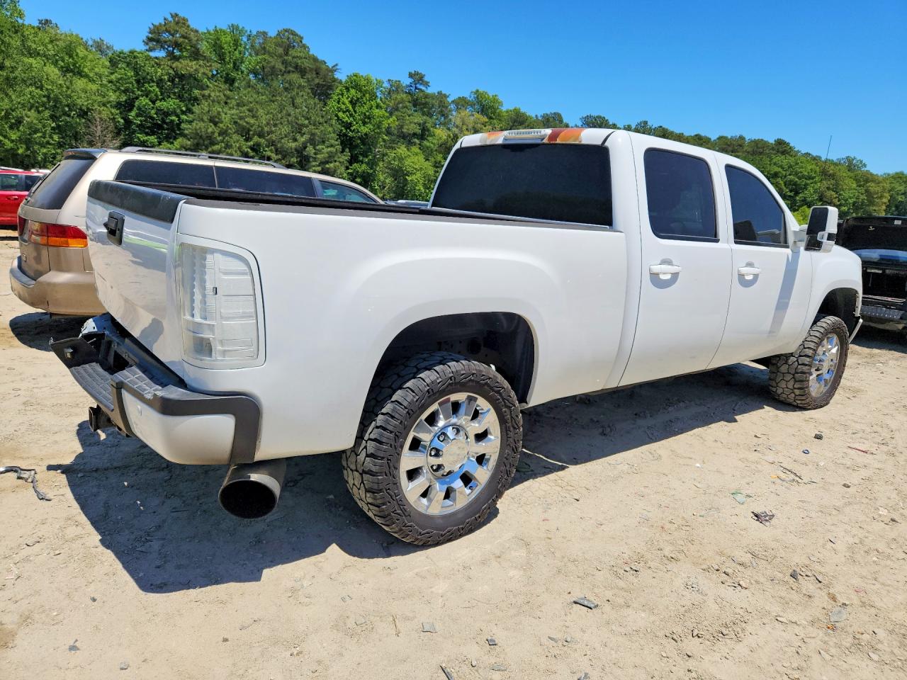 2013 Gmc Sierra K2500 Denali White vin: 1GT125E86DF237976
