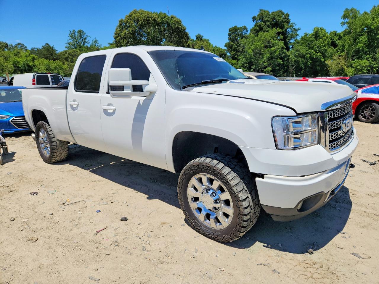 2013 Gmc Sierra K2500 Denali White vin: 1GT125E86DF237976