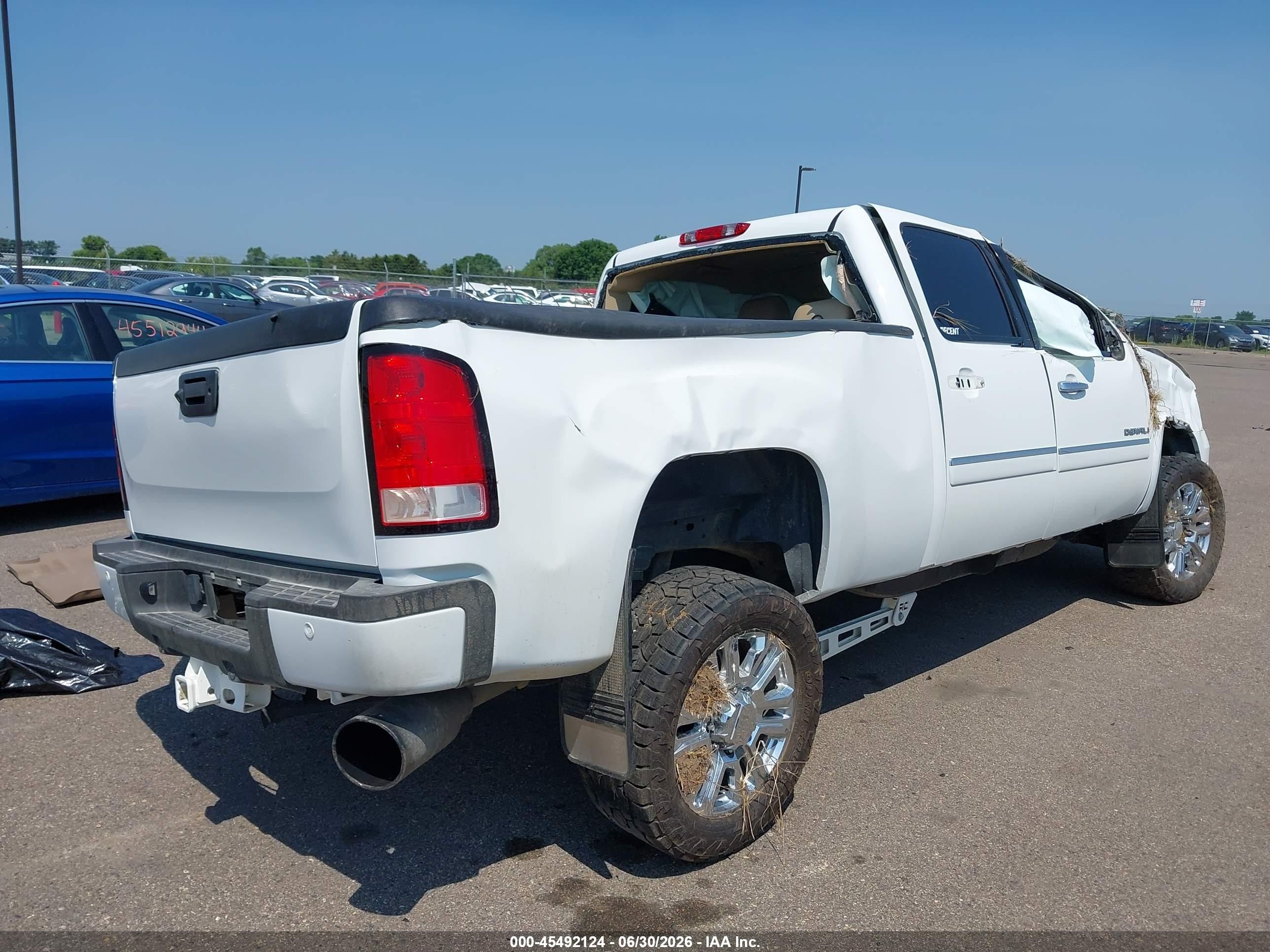 2012 Gmc Sierra 2500hd Denali White vin: 1GT125E88CF171946
