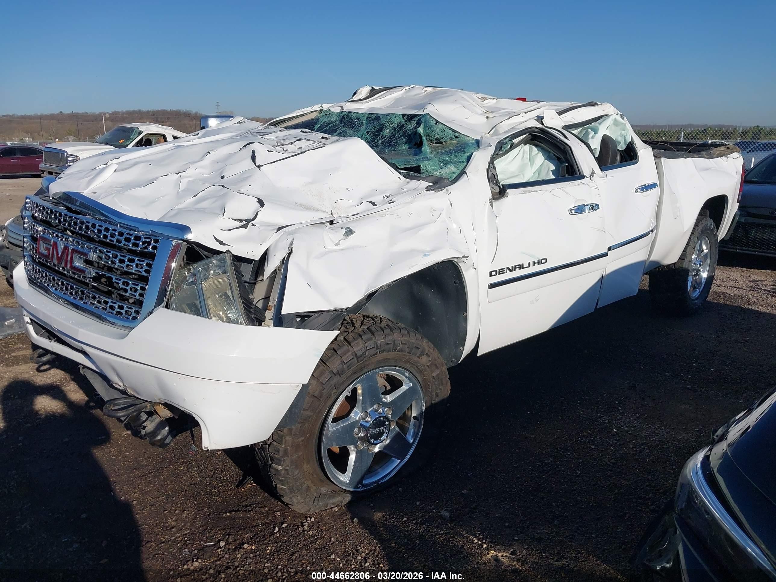 2013 Gmc Sierra 2500hd Denali White vin: 1GT125E88DF196640