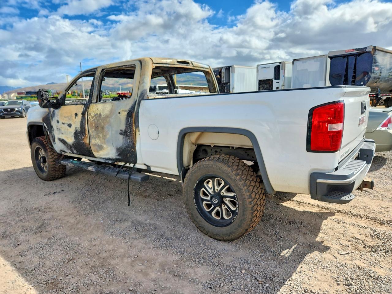 2016 Gmc Sierra K2500 Heavy Duty White vin: 1GT12RE89GF212873