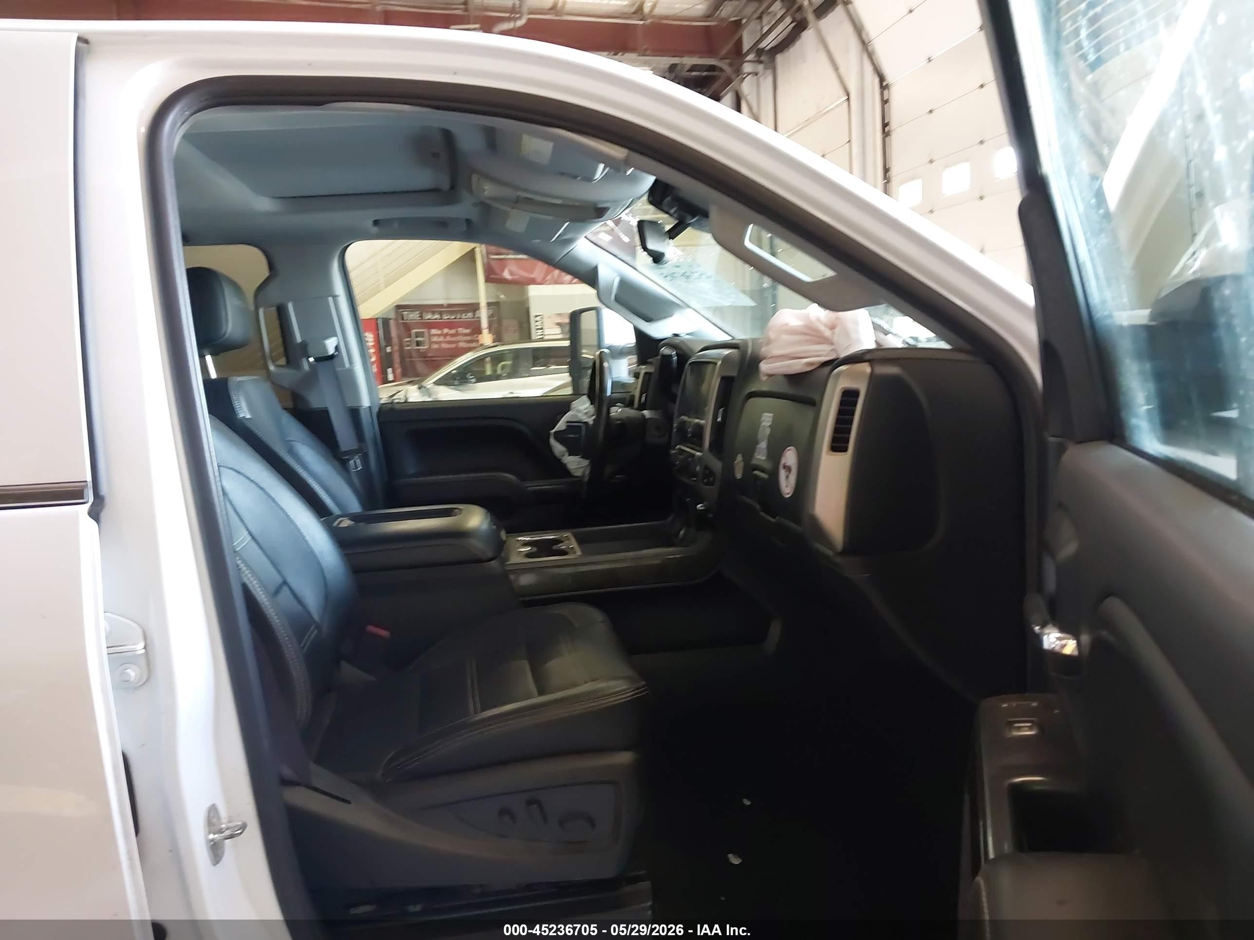 2016 Gmc Sierra 2500hd Denali White vin: 1GT12UE82GF267572