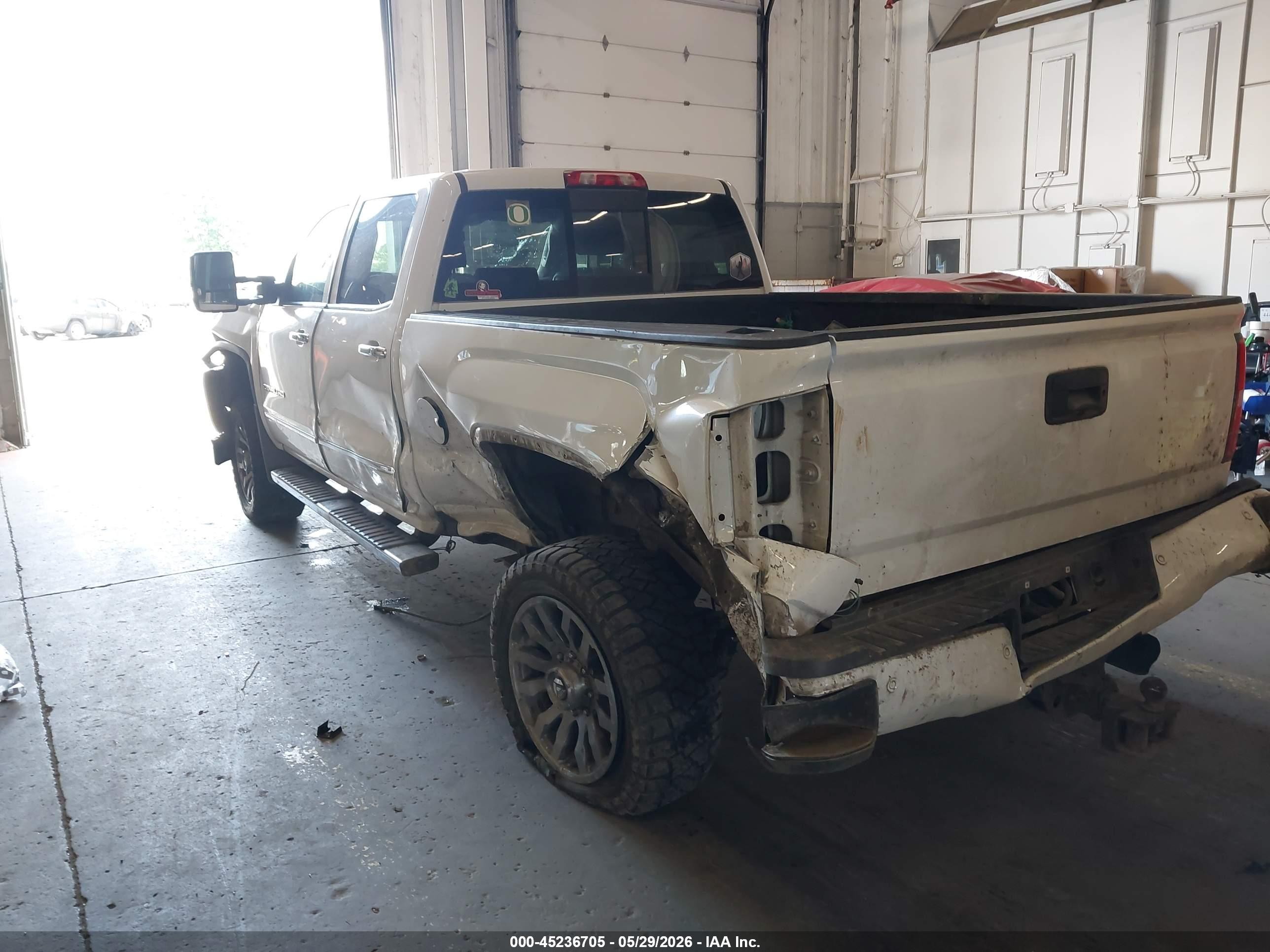 2016 Gmc Sierra 2500hd Denali White vin: 1GT12UE82GF267572