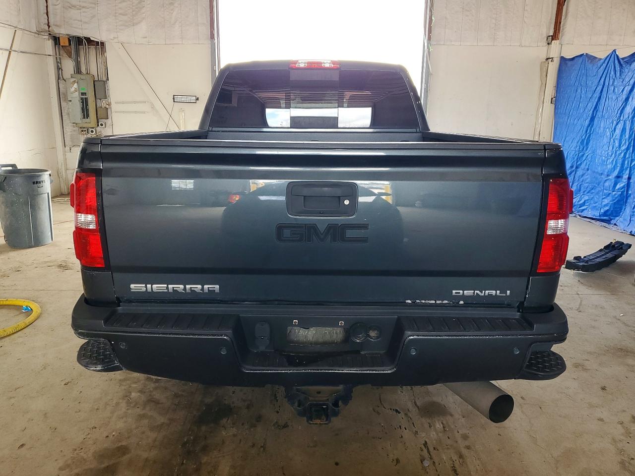 2018 Gmc Sierra K2500 Denali Green vin: 1GT12UEY0JF112347
