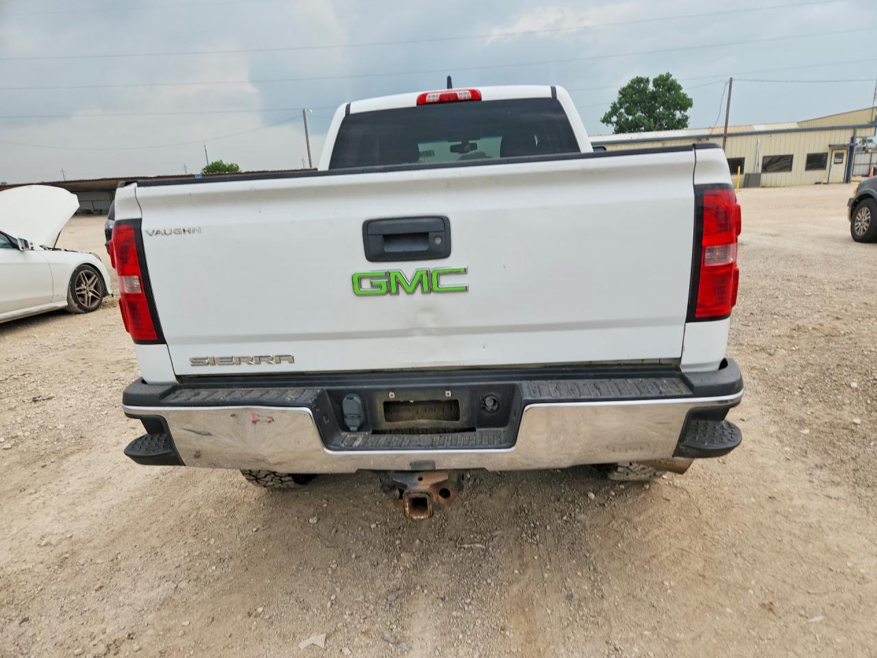 2015 Gmc Sierra K2500 Heavy Duty White vin: 1GT12XE85FF650387