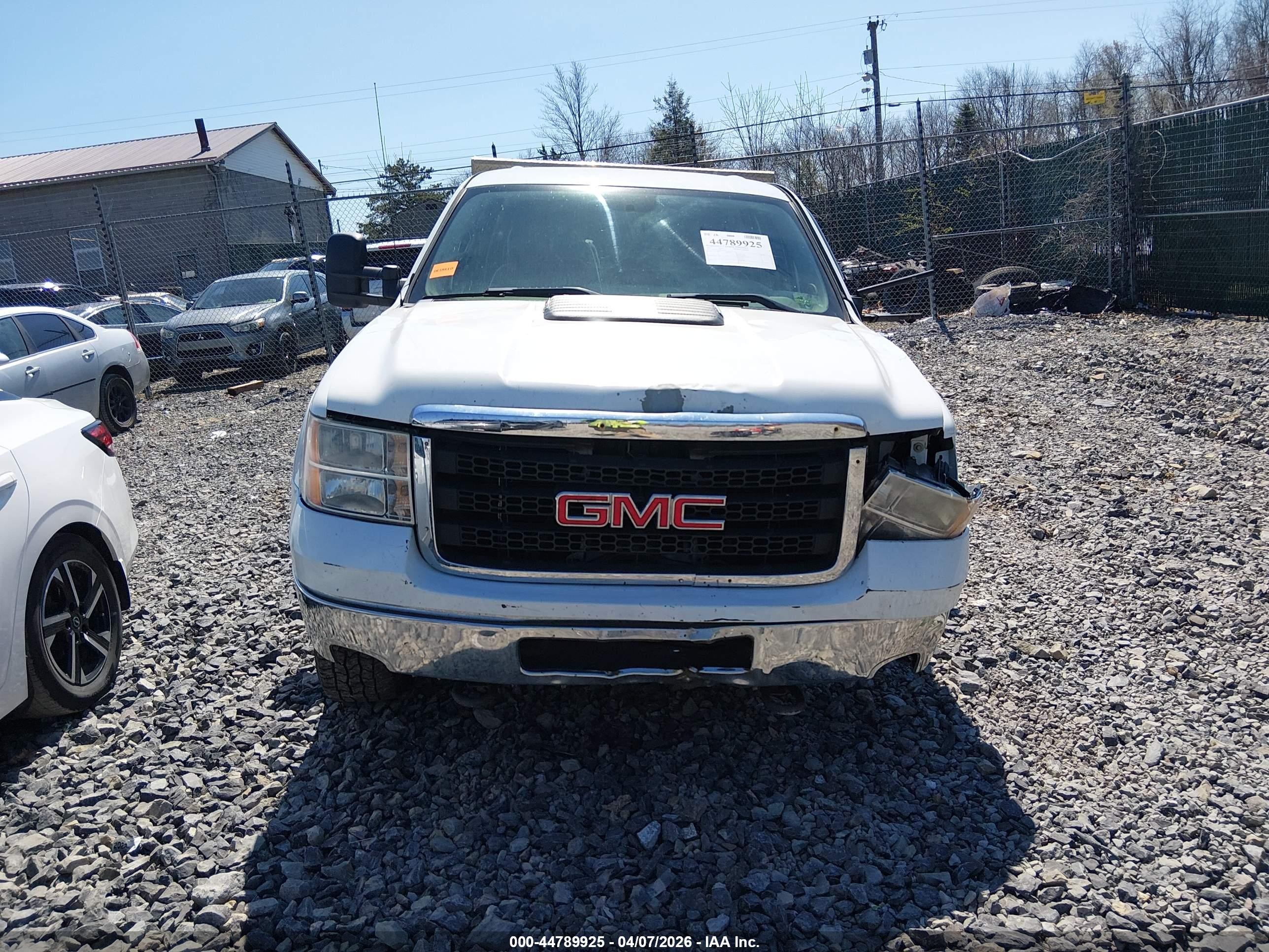 2013 Gmc Sierra 2500hd Work Truck White vin: 1GT12ZCG3DF127937