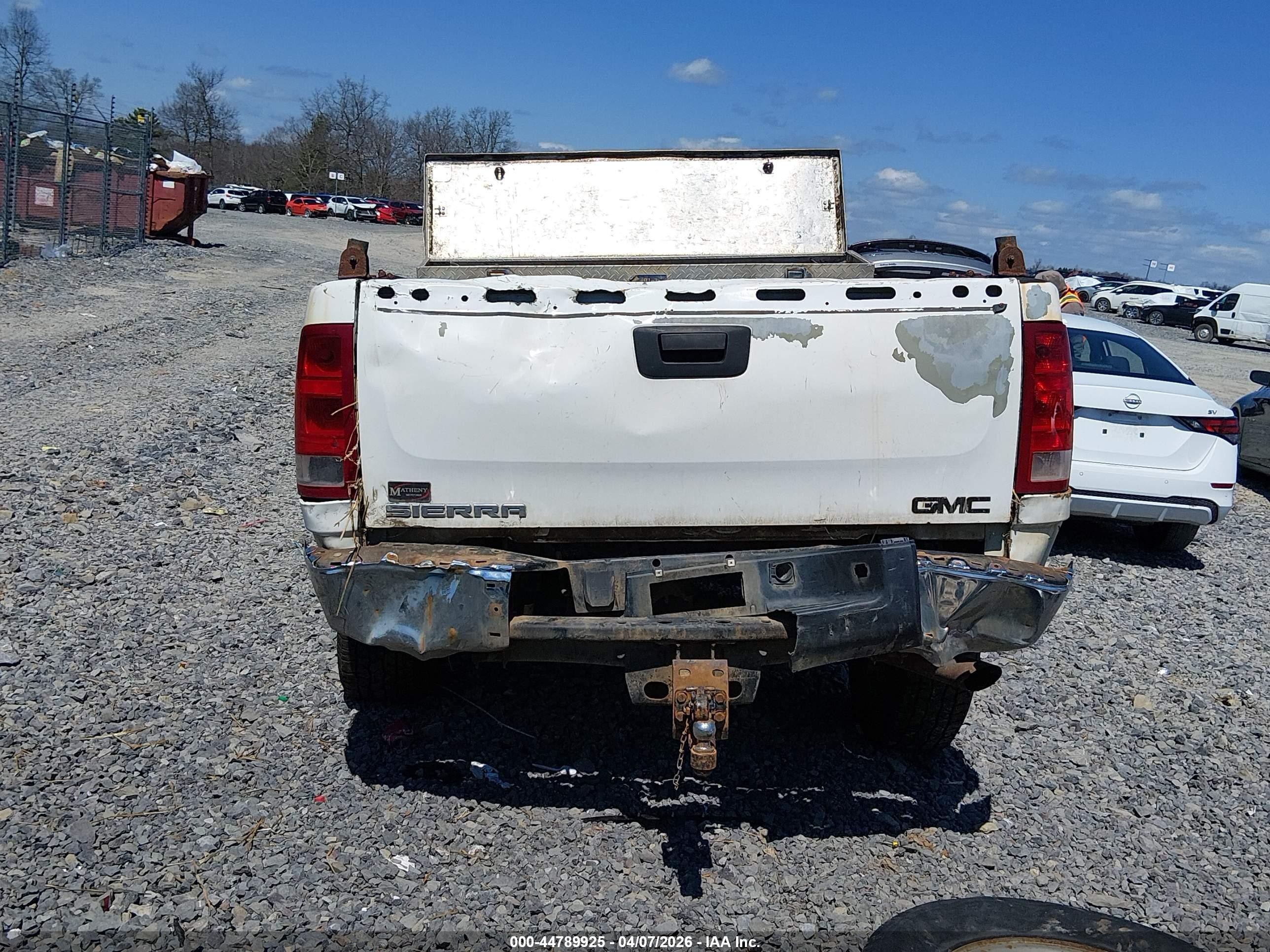 2013 Gmc Sierra 2500hd Work Truck White vin: 1GT12ZCG3DF127937